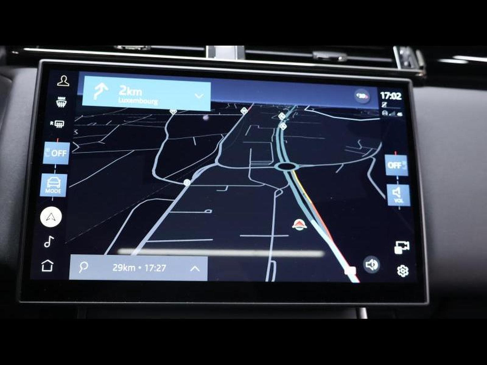 Land-Rover Range Rover Velar D200 Dynamic SE AWD Auto (2024) - Photo 21