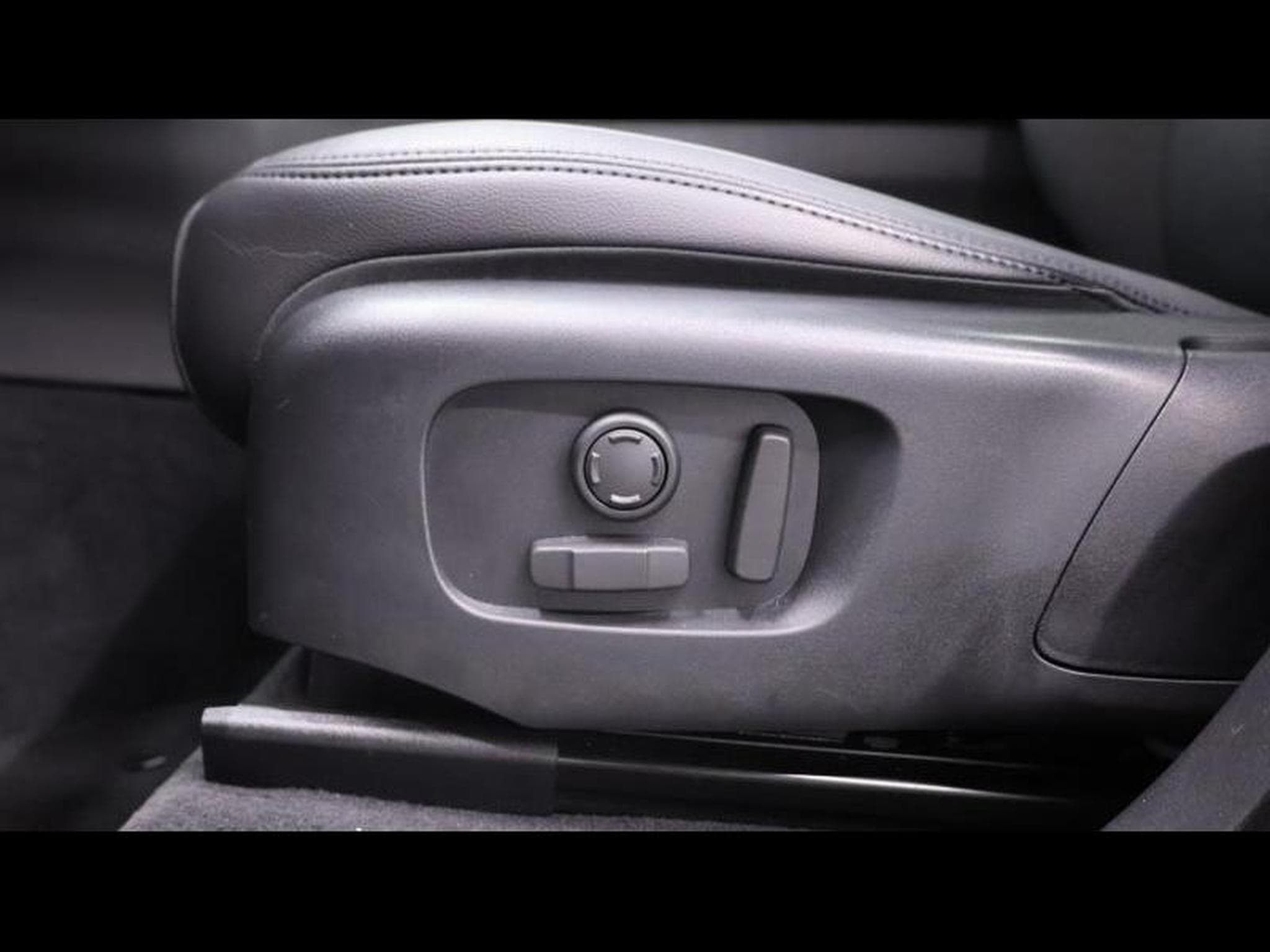 Land-Rover Range Rover Velar D200 Dynamic SE AWD Auto (2024) - Photo 25