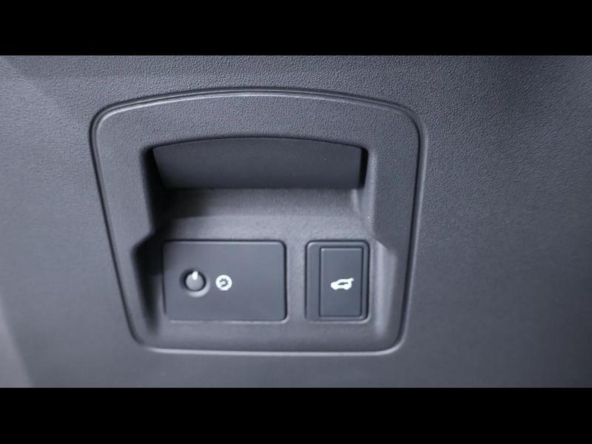 Land-Rover Range Rover Velar D200 Dynamic SE AWD Auto (2024) - Photo 28