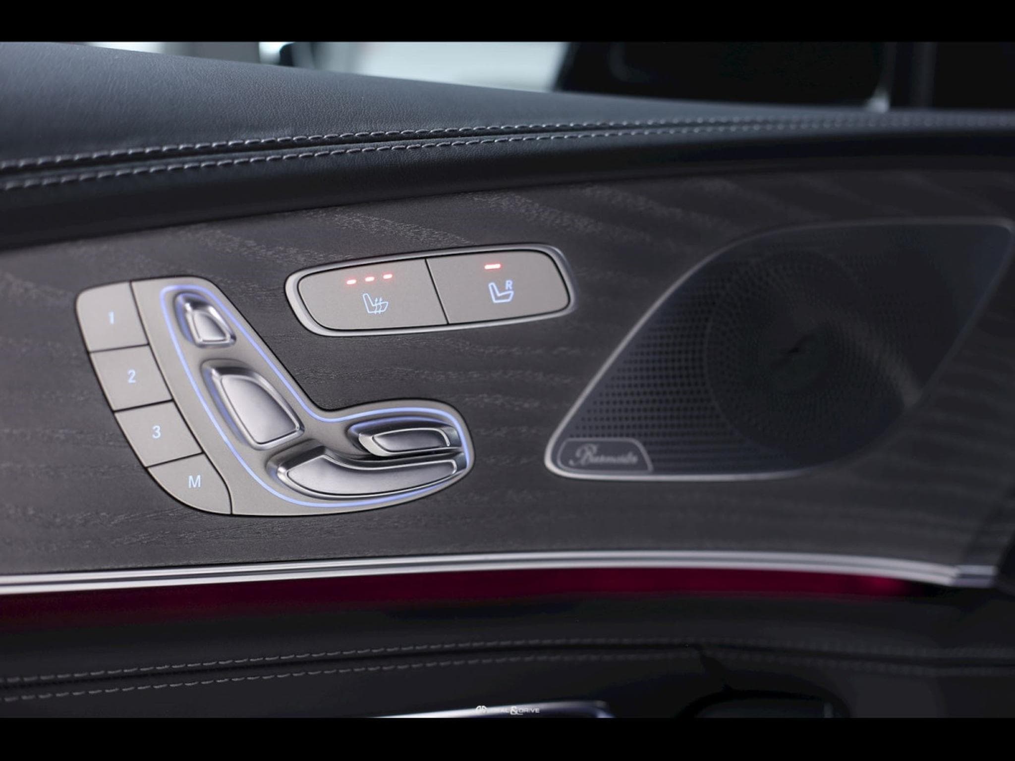 Mercedes AMG GT 4-Door 63 S 4MATIC+ (639 CH) - DIAMOND WHITE METALLIC DESIGNO (2019) - Photo 19