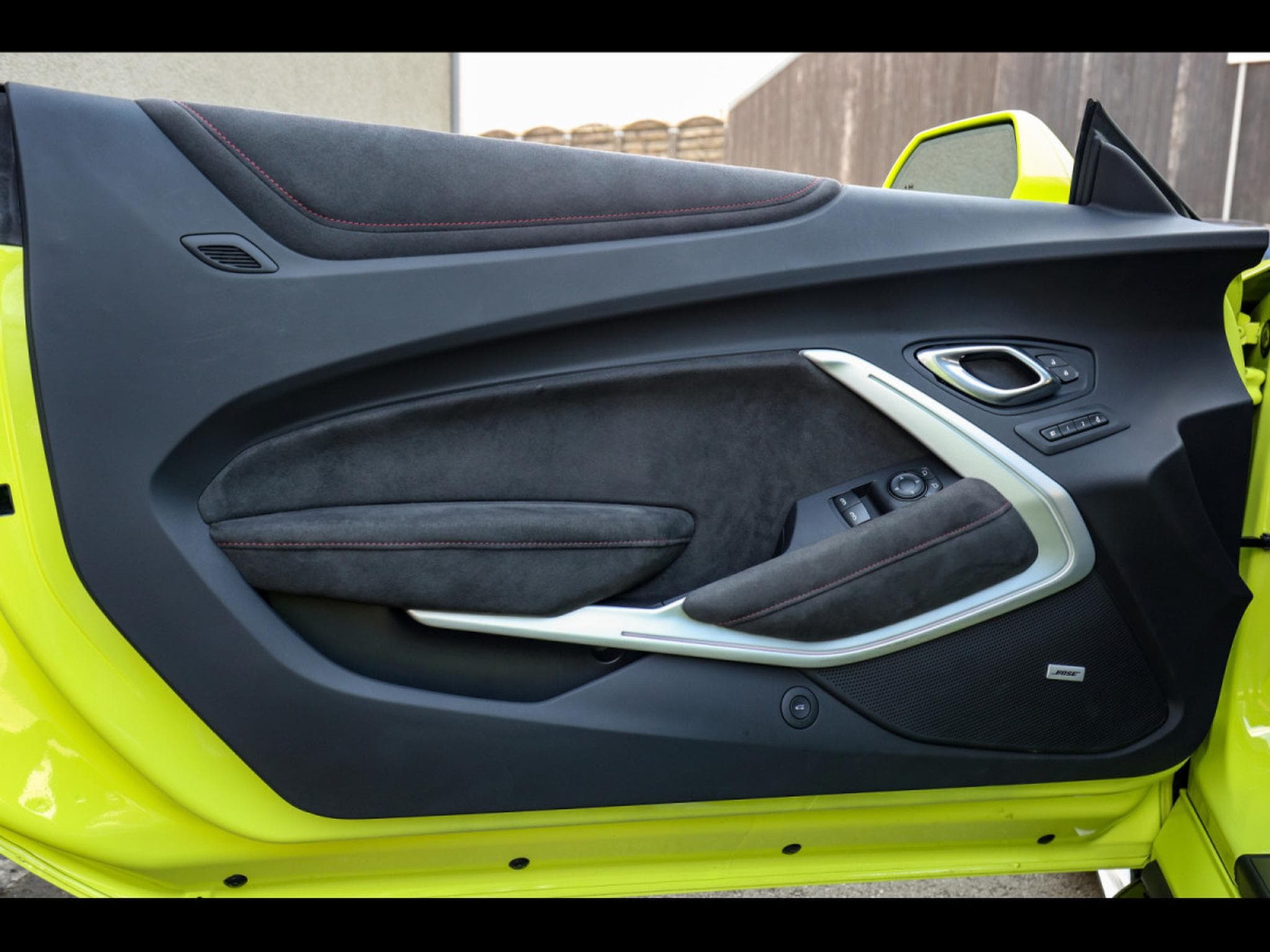 Chevrolet Camaro ZL1 6.2 V8 RWD - MANUAL 6 – SHOCK YELLOW (2020) - Photo 8