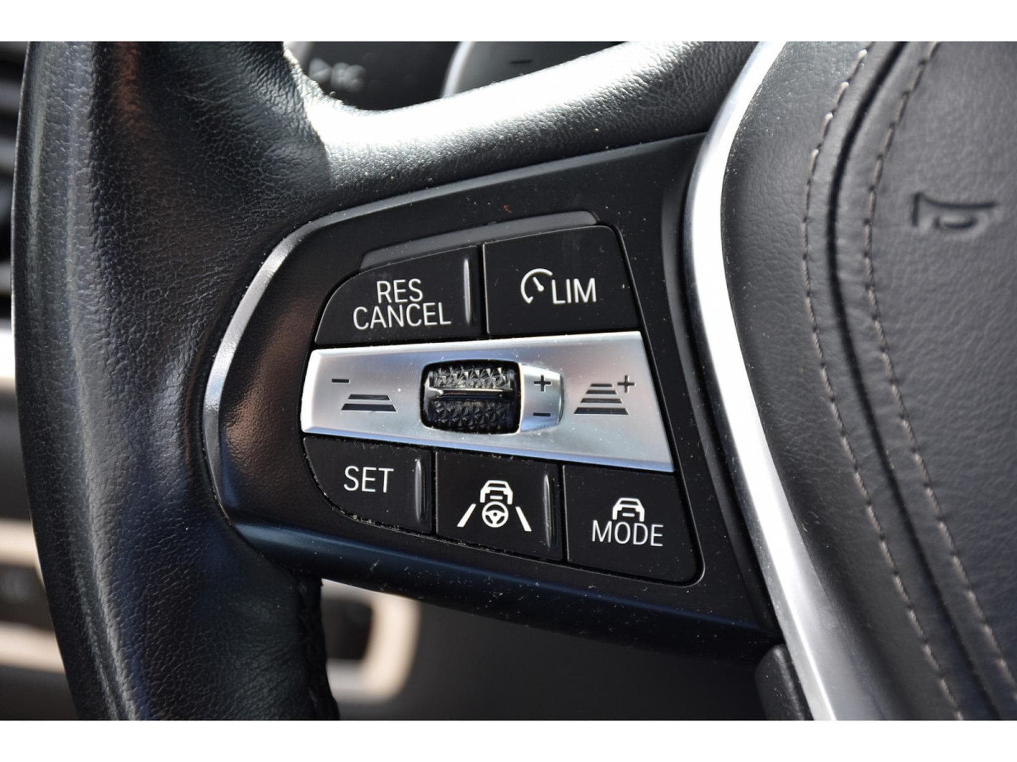 BMW X5 3.0AS xDrive45e SUSP PNEU CUIR MEM PANO ACC SIDE HUD (2022) - Photo 18