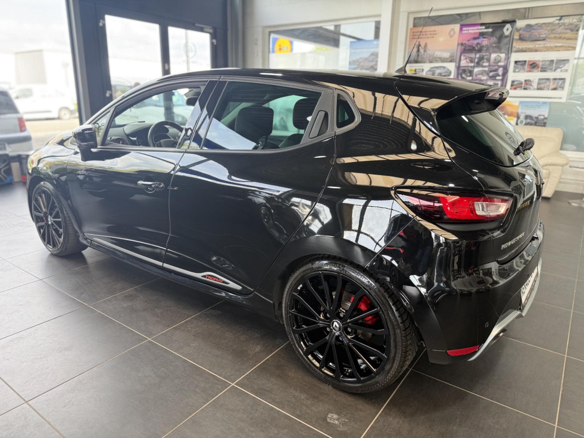 Renault Clio RS TCE 220 EDC TROPHY (2017) - Photo 2