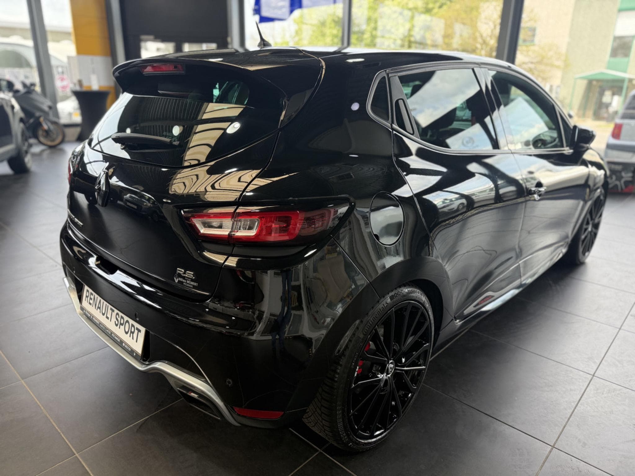 Renault Clio RS TCE 220 EDC TROPHY (2017) - Photo 3