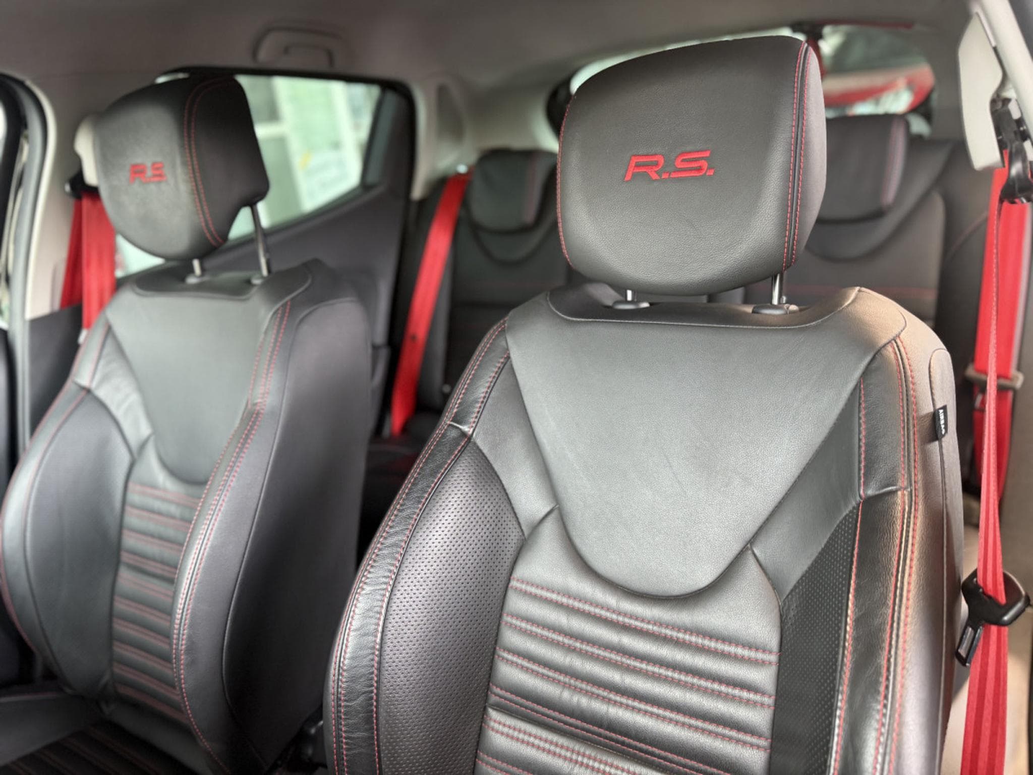 Renault Clio RS TCE 220 EDC TROPHY (2017) - Photo 8