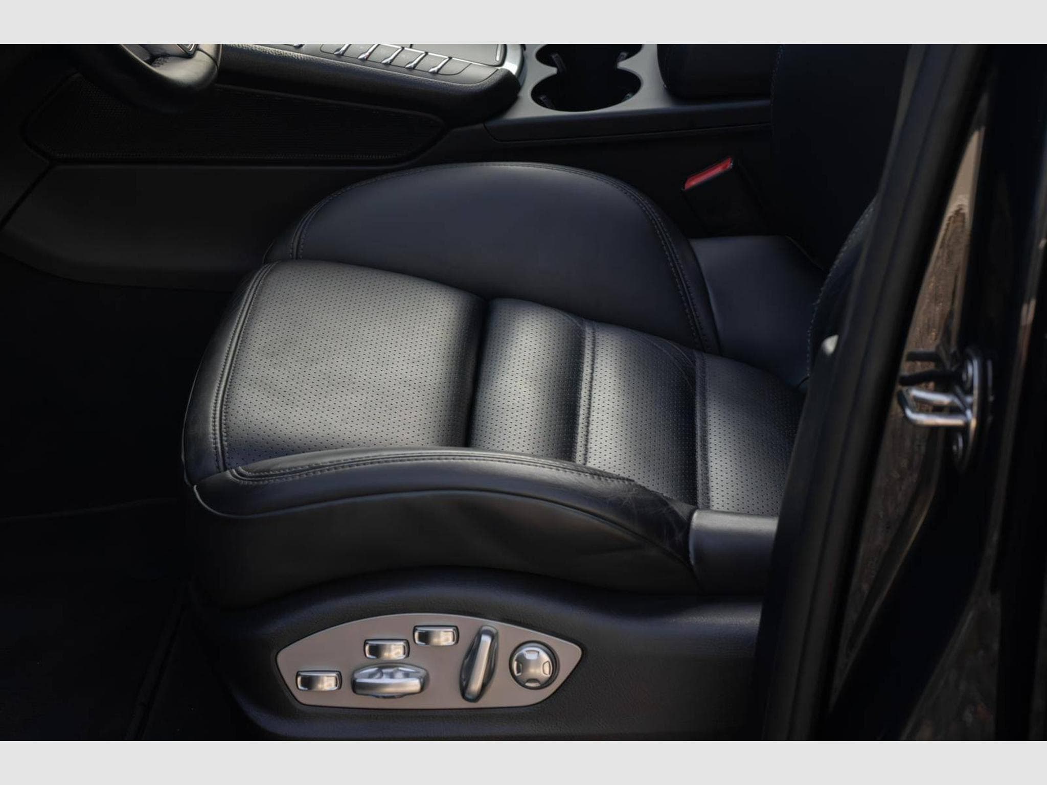 Porsche Macan S 3.0 V6 354ch – suivi 100% Porsche, très belle configuratio (2019) - Photo 37