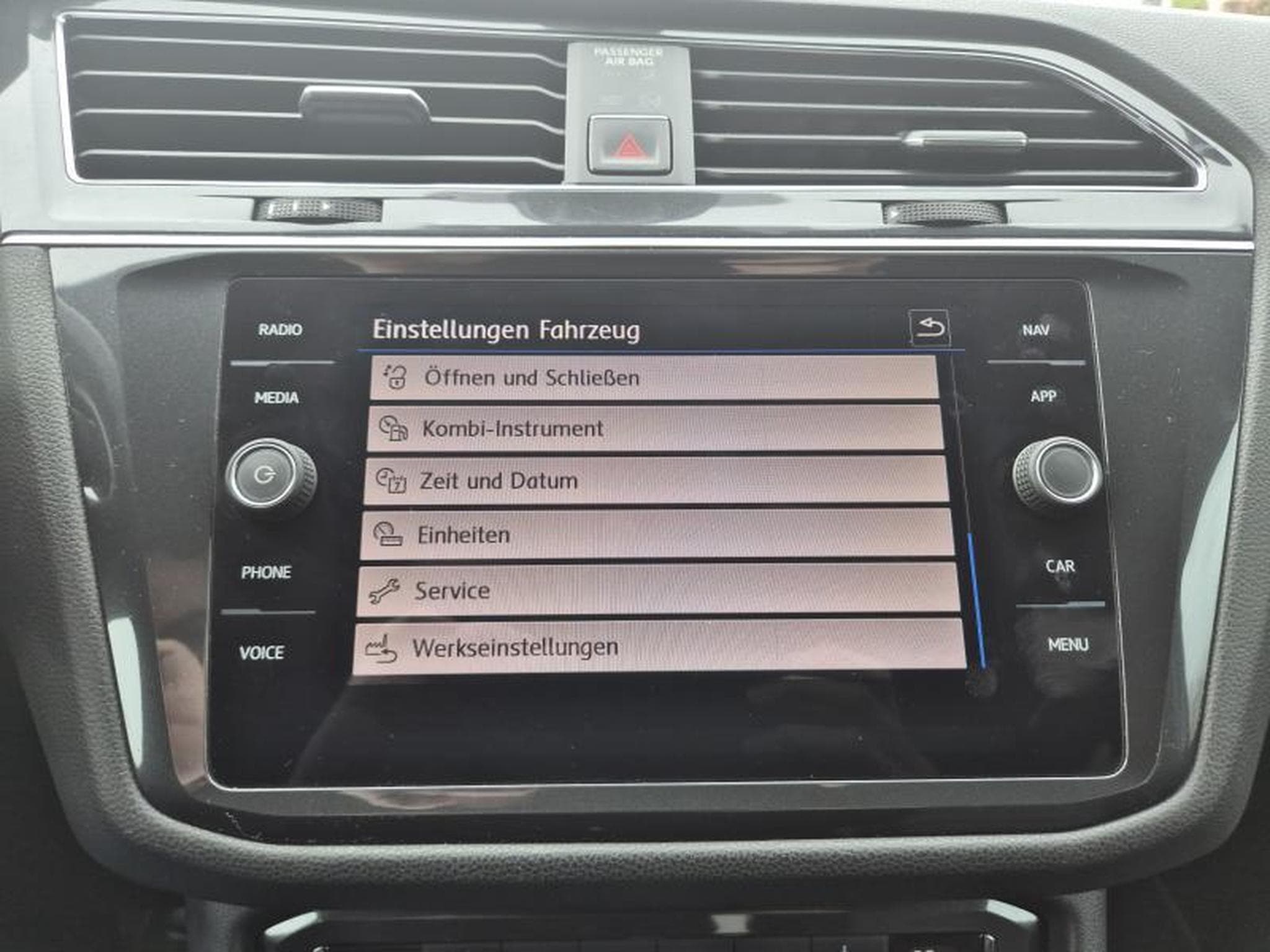 VW Tiguan Highline (2018) - Photo 12