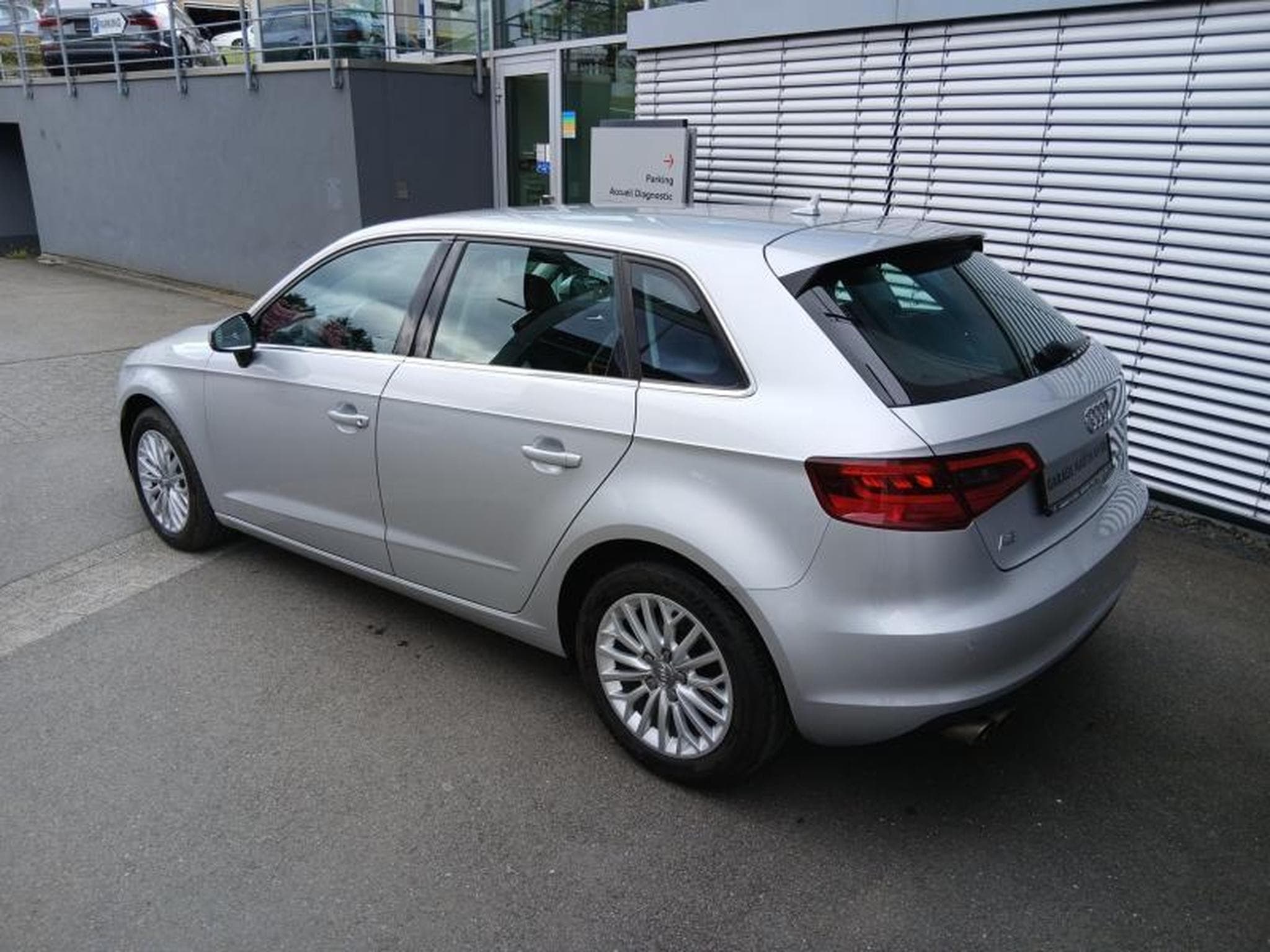Audi A3 Sportback Ambiente 2.0 TDI 6-Gang (2013) - Photo 2