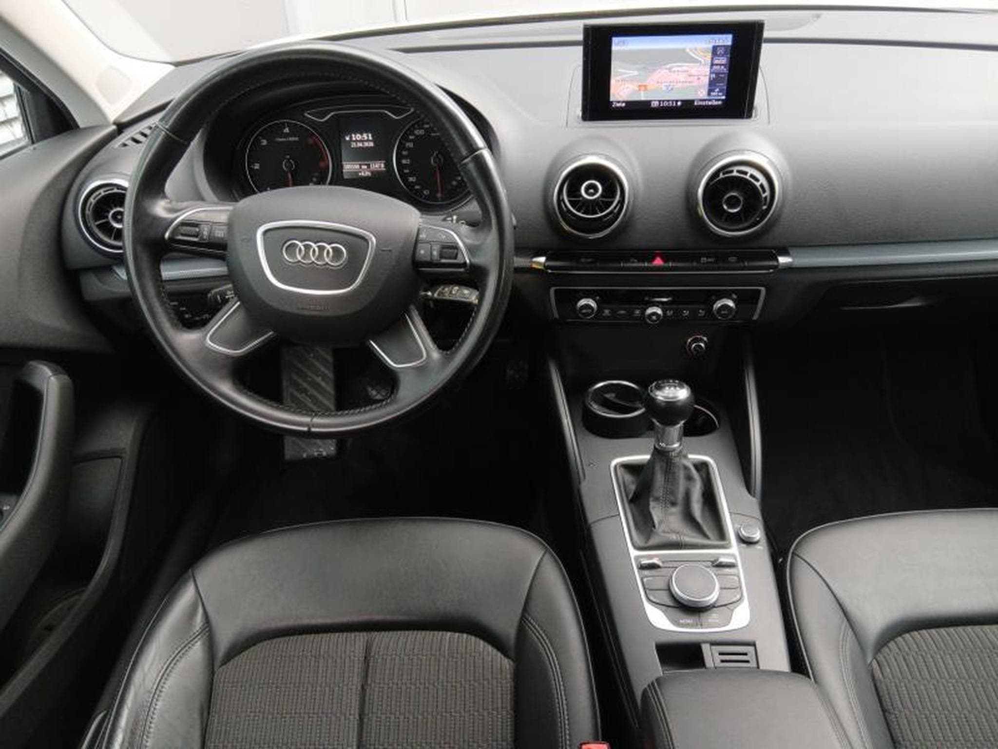 Audi A3 Sportback Ambiente 2.0 TDI 6-Gang (2013) - Photo 8