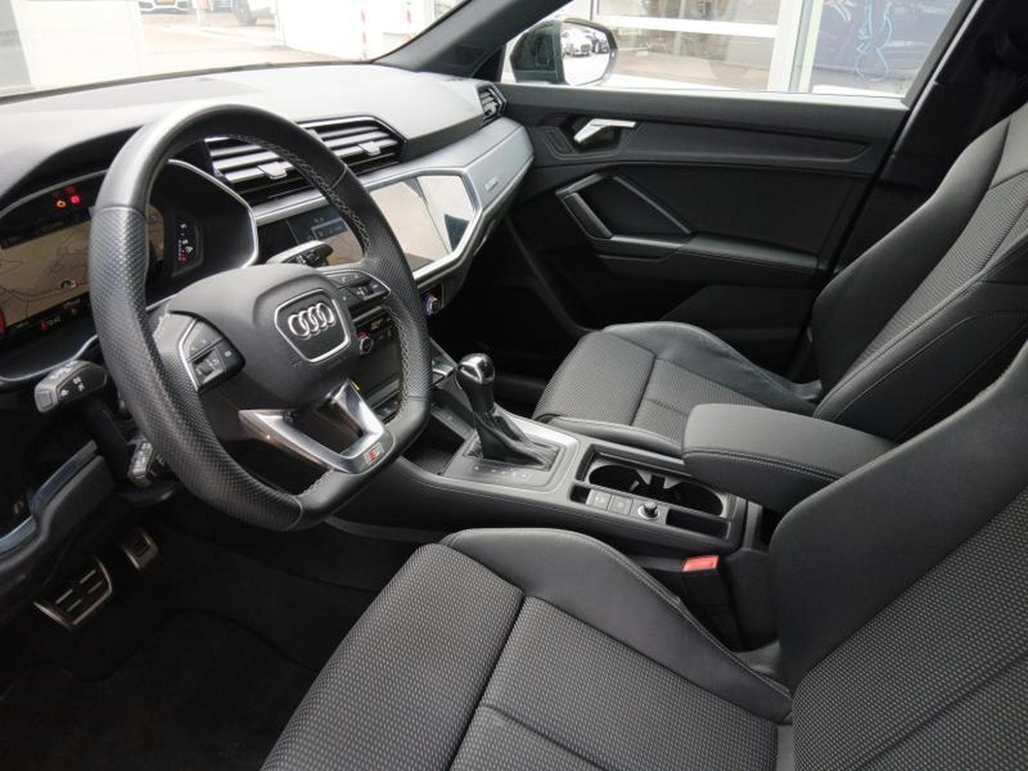 Audi Q3 Sportback S-line 40 tdi quattro s-tronic (2023) - Photo 8