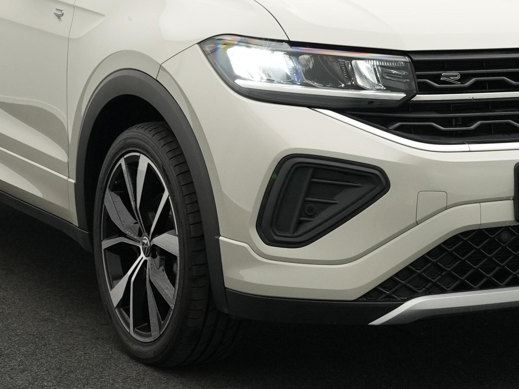 VW T-Cross 1.0 TSI R-Line (1970) - Foto 7