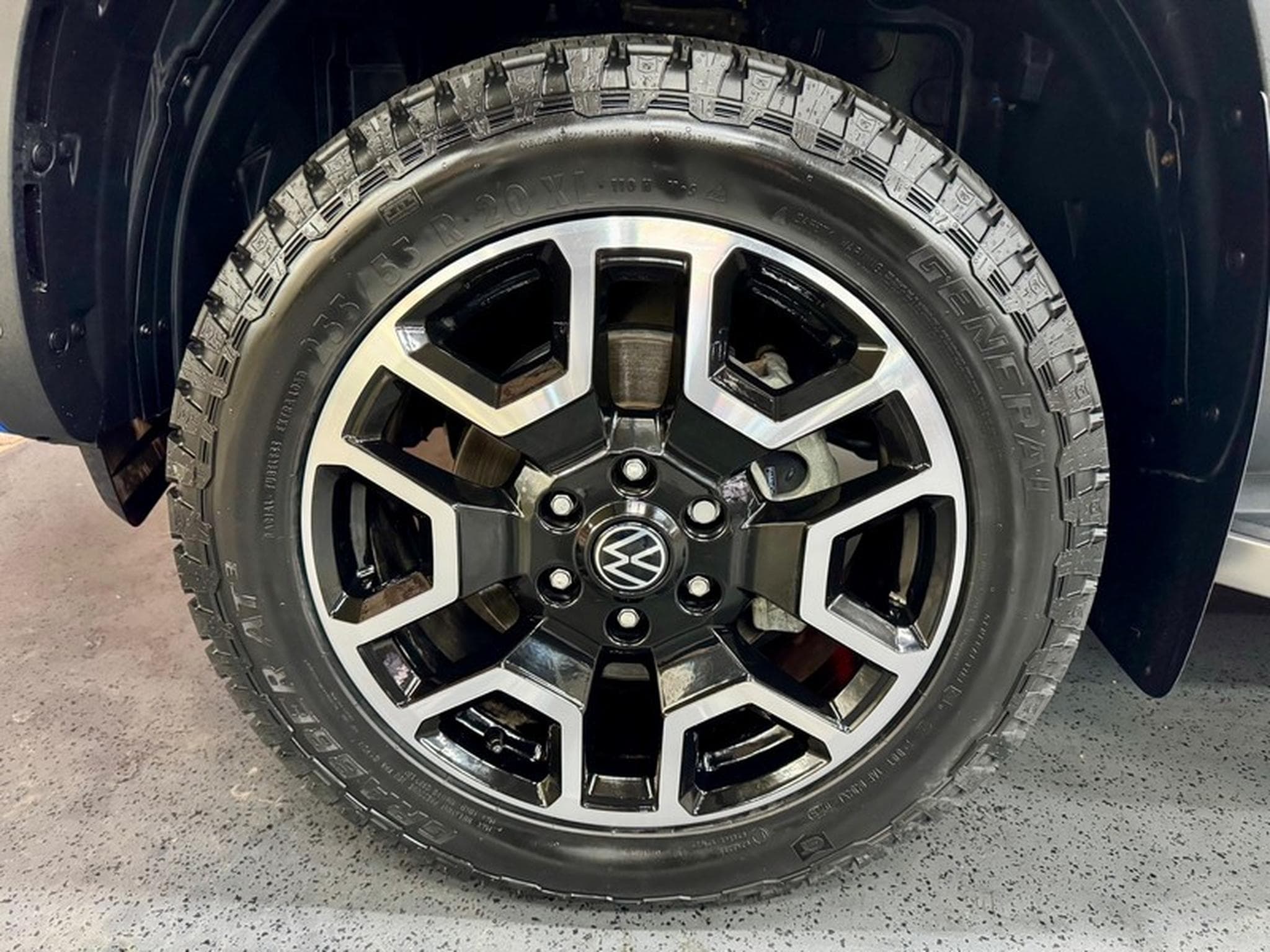 VW Amarok Amarok 3.0 TDi V6 241cv Auto 4x4 DC-AVENTURA (2023) - Foto 3