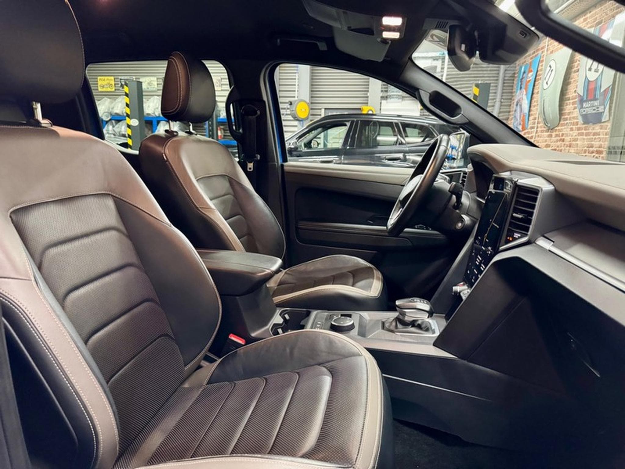 VW Amarok Amarok 3.0 TDi V6 241cv Auto 4x4 DC-AVENTURA (2023) - Foto 8