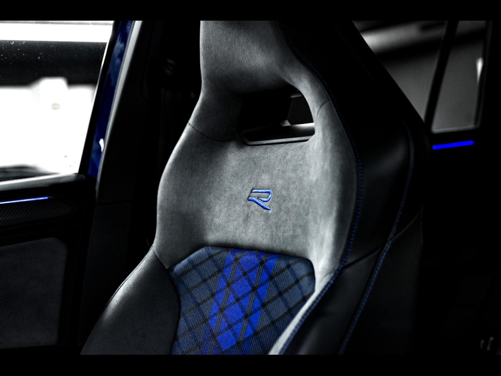 VW Tiguan 2.0 TSI 320 R 4MOTION – LAPIZ BLUE (2021) - Foto 24