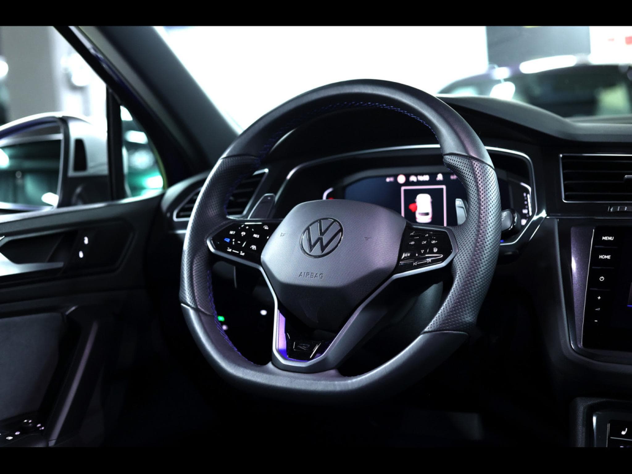 VW Tiguan 2.0 TSI 320 R 4MOTION – LAPIZ BLUE (2021) - Foto 25