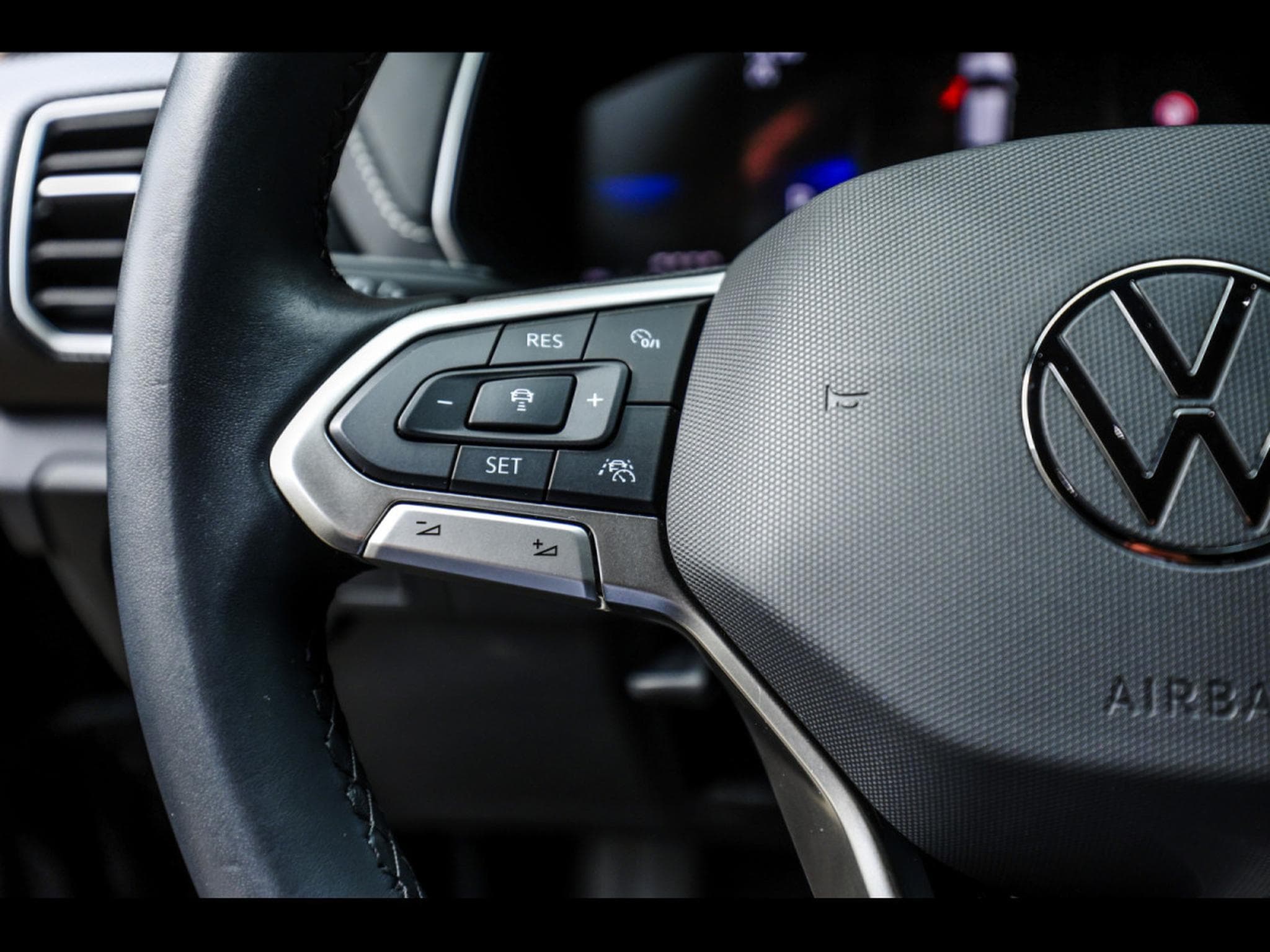 VW T-Cross 1.5 TSI 150 DSG R-LINE (2024) - Photo 17