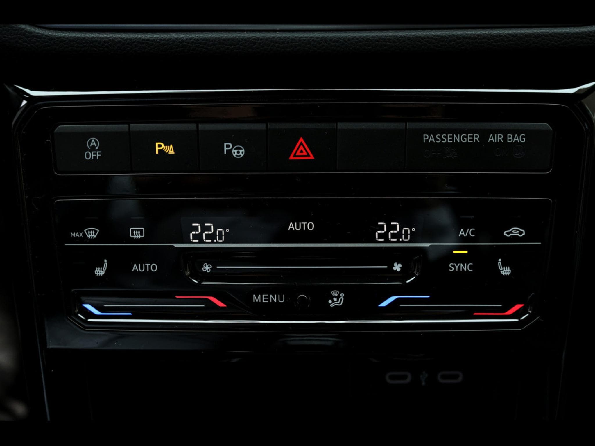 VW T-Cross 1.5 TSI 150 DSG R-LINE (2024) - Photo 23