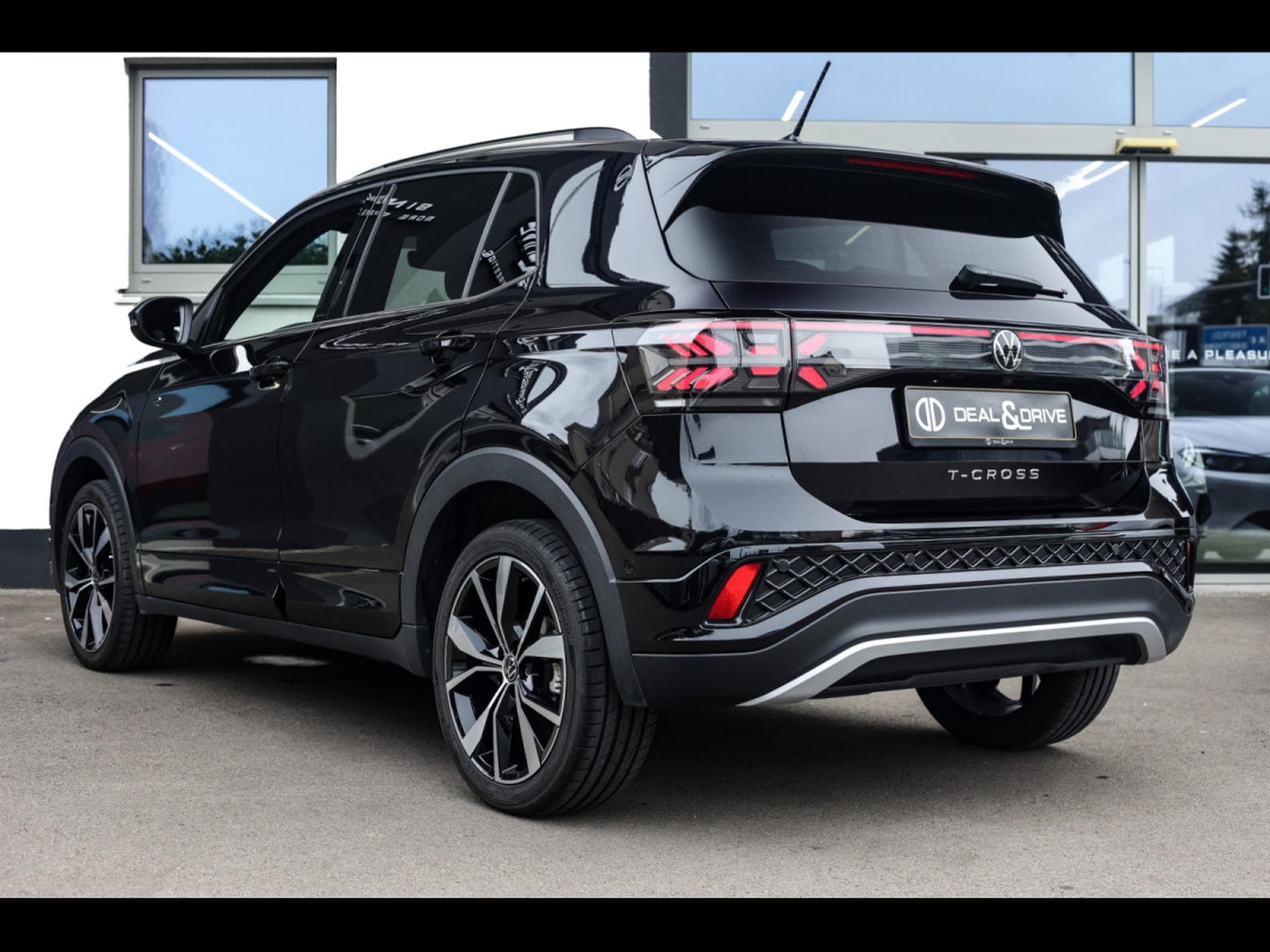 VW T-Cross 1.5 TSI 150 DSG R-LINE (2024) - Photo 3