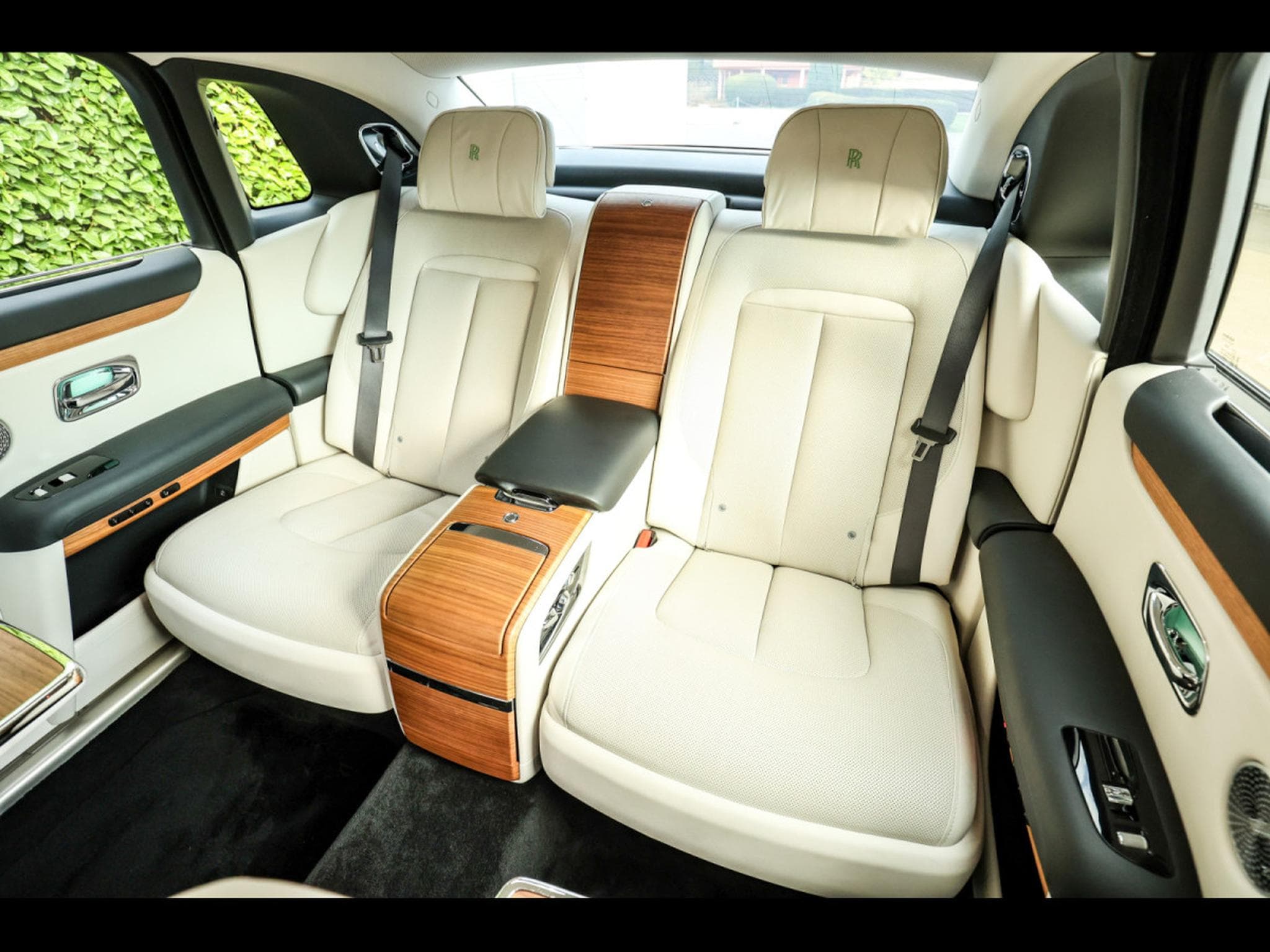 Rolls-Royce Ghost GHOST 6.75 V12 (571 CH) EXTENDED WHEELBASE (EWB) – FULL PPF (2022) - Photo 23