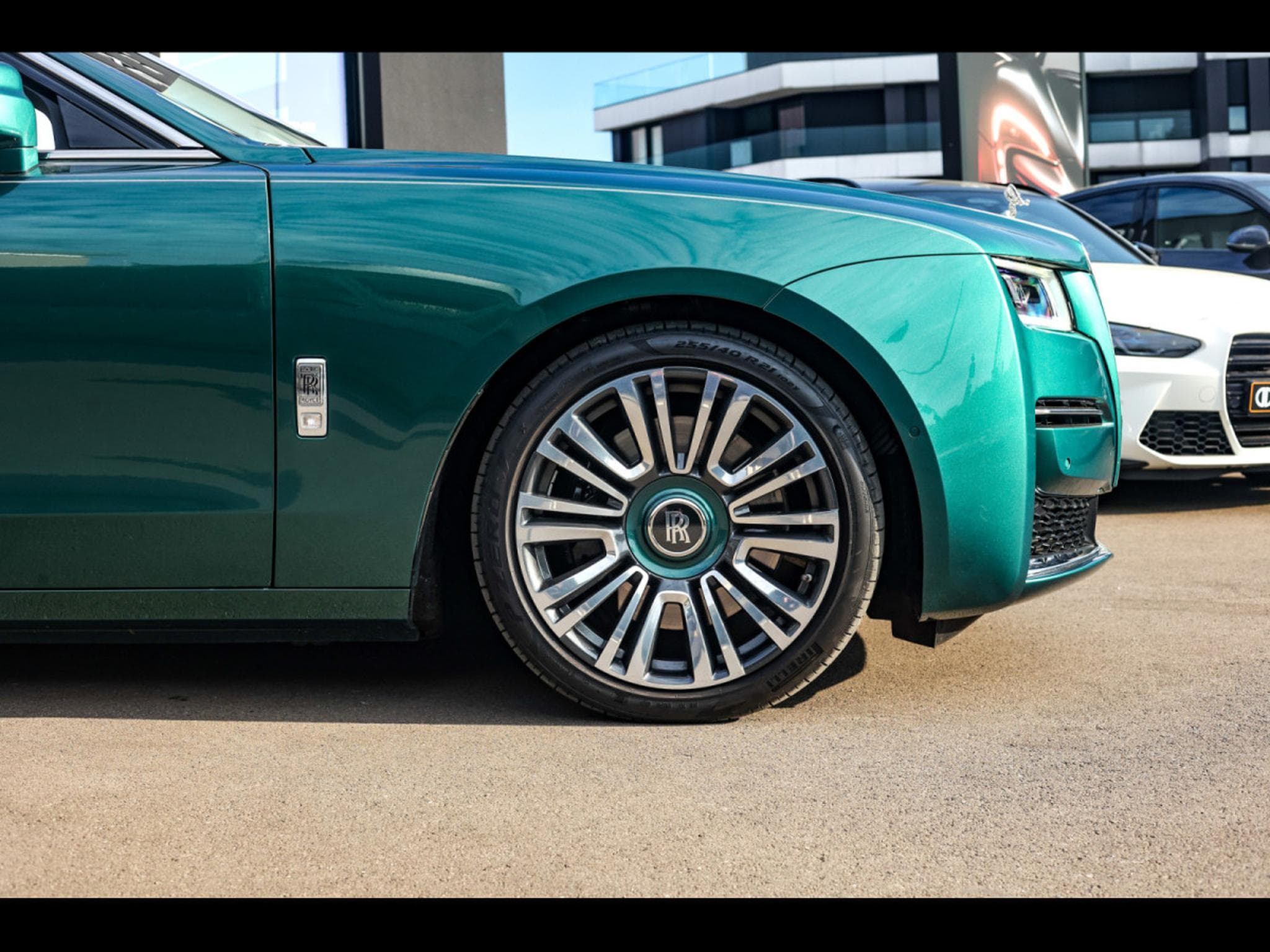 Rolls-Royce Ghost GHOST 6.75 V12 (571 CH) EXTENDED WHEELBASE (EWB) – FULL PPF (2022) - Photo 8