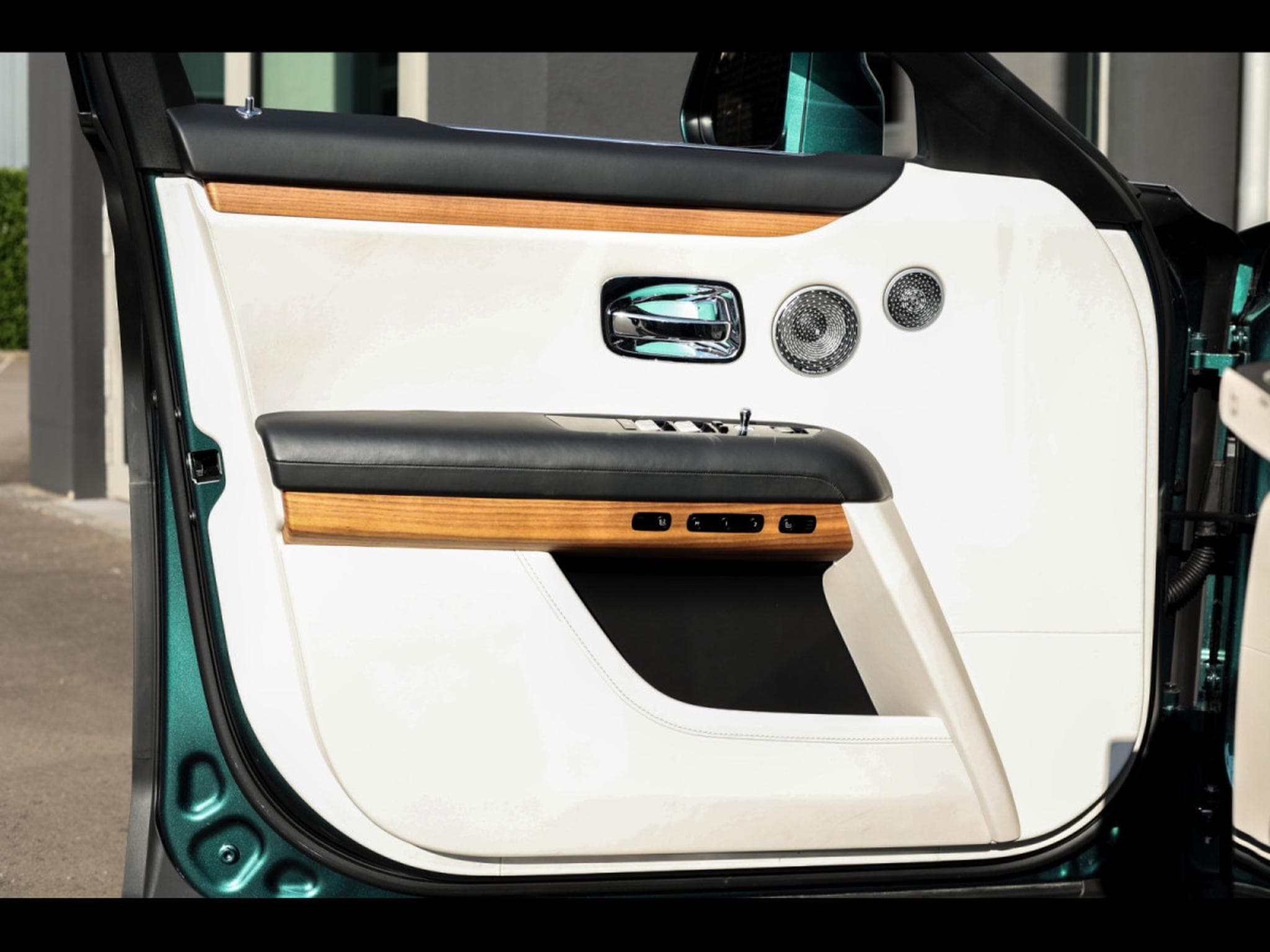 Rolls-Royce Ghost GHOST 6.75 V12 (571 CH) EXTENDED WHEELBASE (EWB) – FULL PPF (2022) - Photo 9