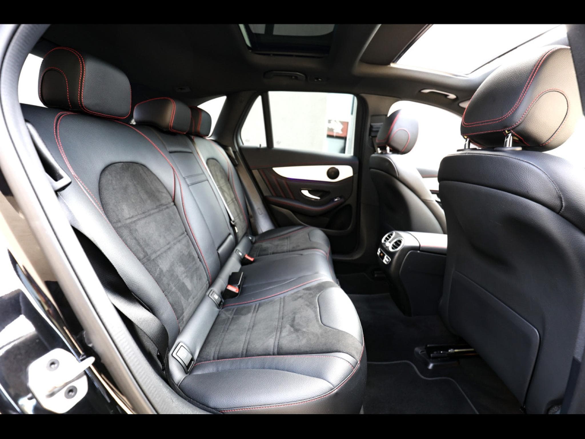 Mercedes GLC 43 AMG 4MATIC – OBSIDIAN BLACK (2022) - Foto 13