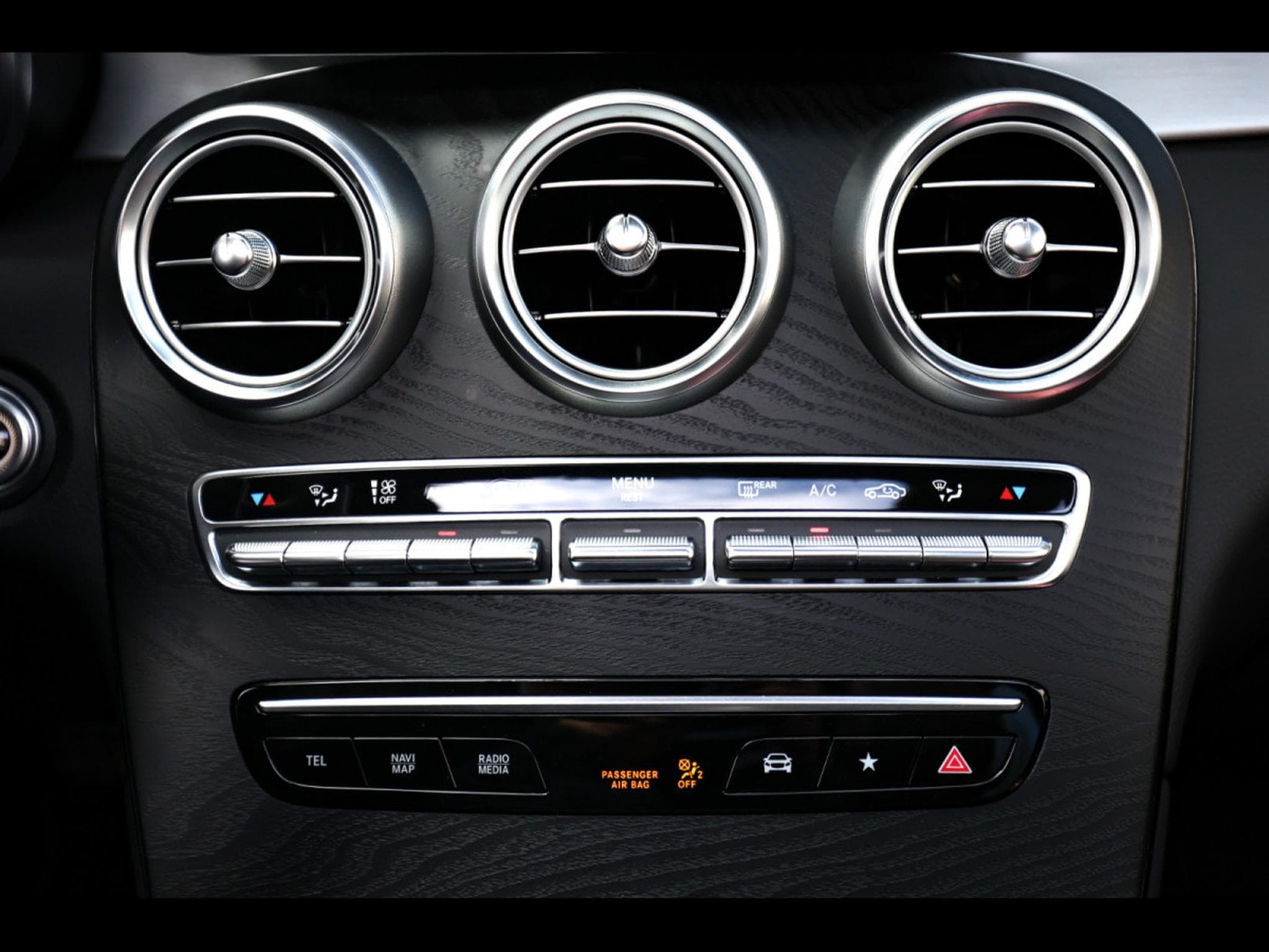 Mercedes GLC 43 AMG 4MATIC – OBSIDIAN BLACK (2022) - Foto 19