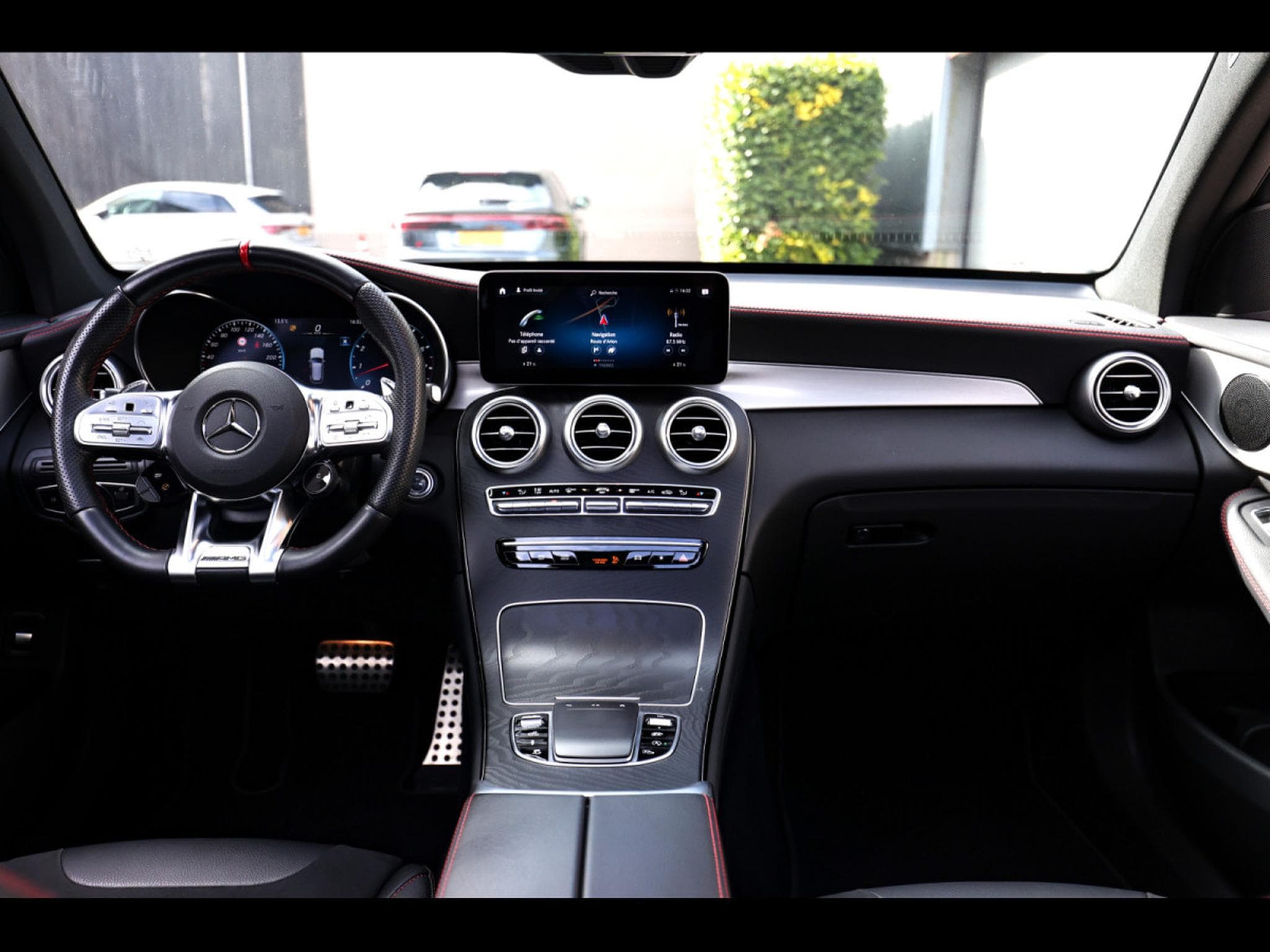 Mercedes GLC 43 AMG 4MATIC – OBSIDIAN BLACK (2022) - Foto 24