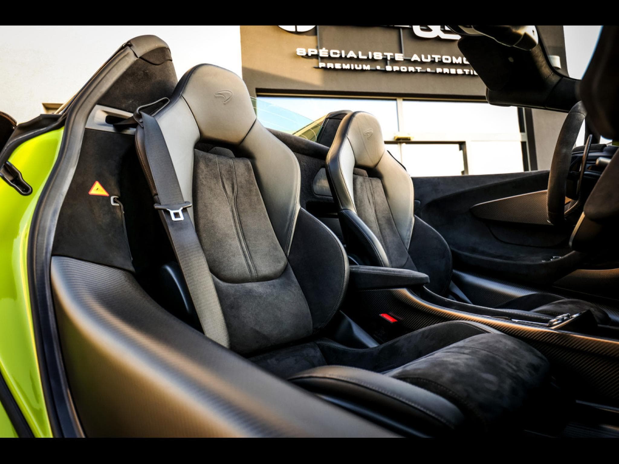 McLaren 600LT 3.8 V8 600 – PPF - LIME GREEN ELITE PAINT (2020) - Photo 11