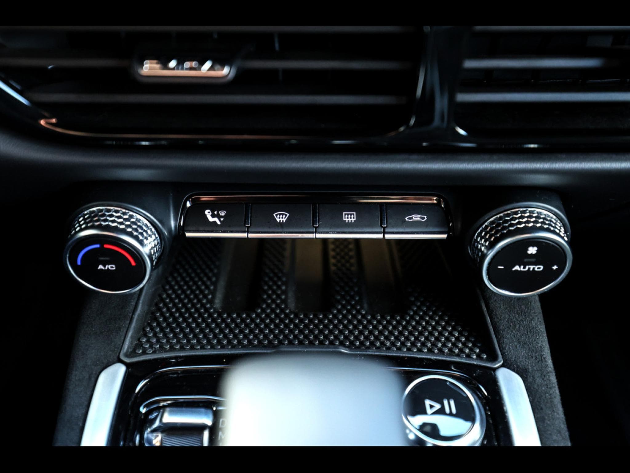 Lotus Emira COUPE 3.5 V6 FIRST EDITION DCT – ROUGE MAGMA (2023) - Photo 23