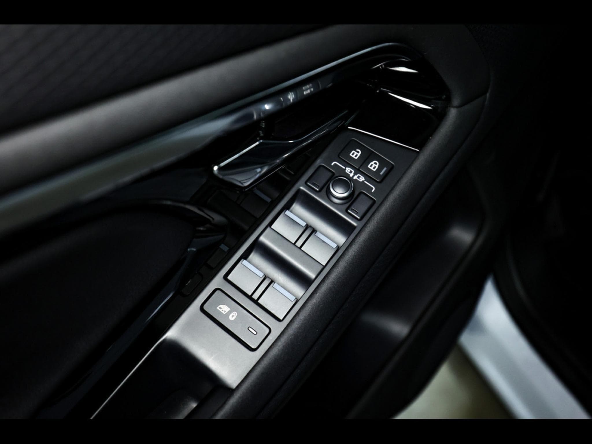 Land-Rover Range Rover Evoque D165 S AWD (2021) - Photo 17