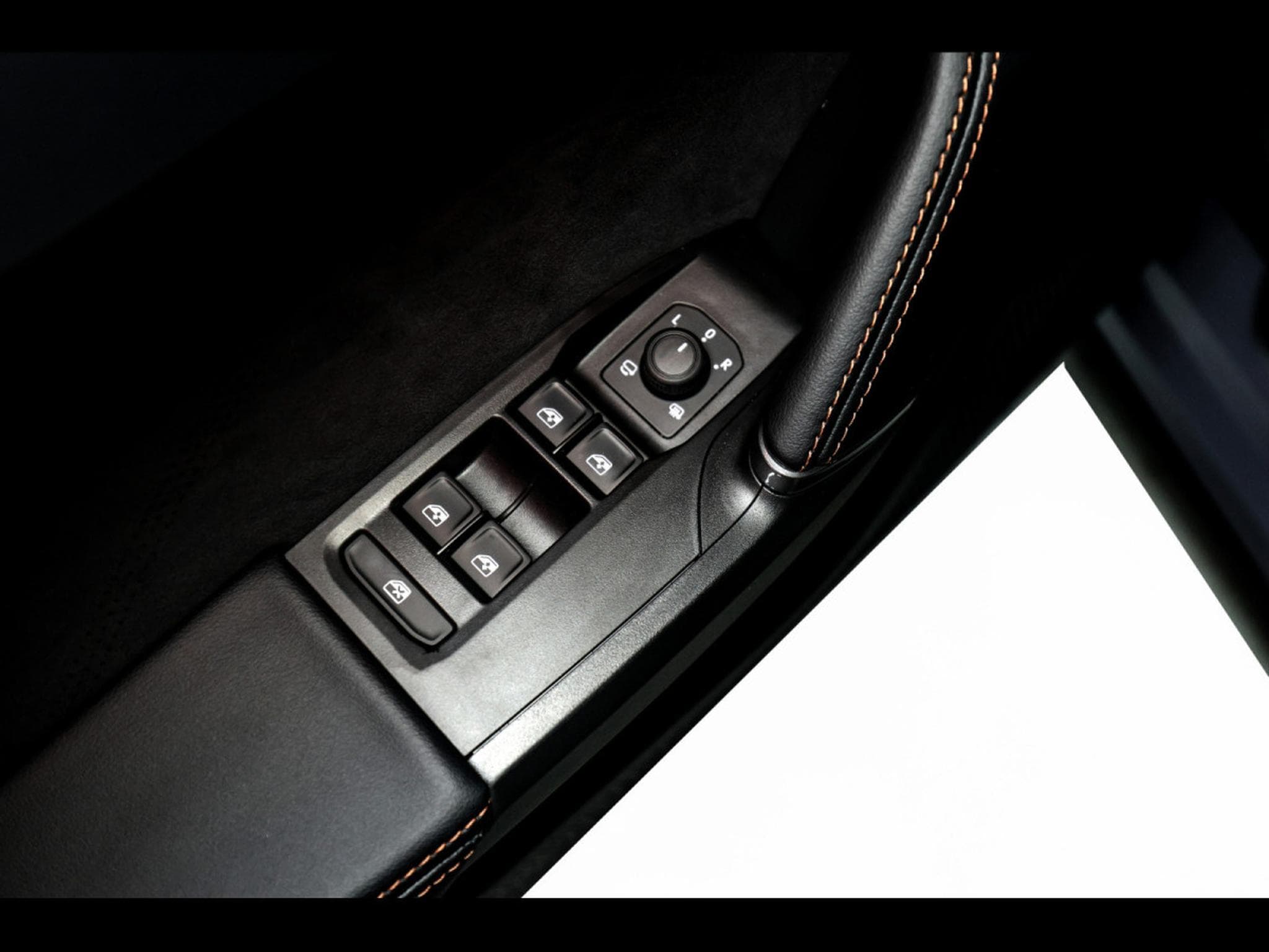 Cupra Formentor VZ 2.0 TSI 333 DSG7 4DRIVE (FACELIFT) – PACK SKYLINE - GRAPH (2025) - Photo 18