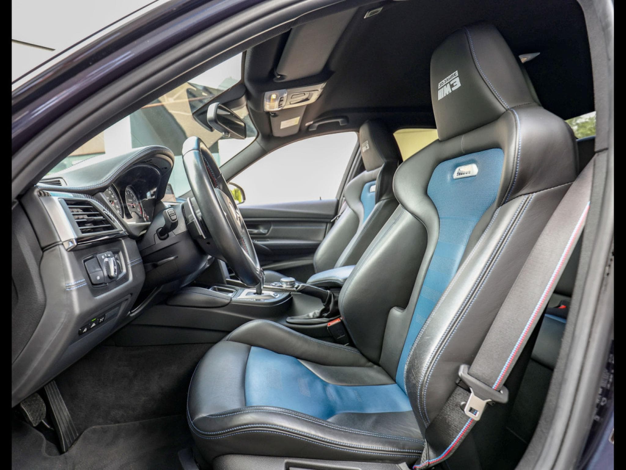 BMW M3 COMPETITION (F80) 30 JAHRE EDITION 1 OF 500 - IMMAT FR. (2016) - Photo 11