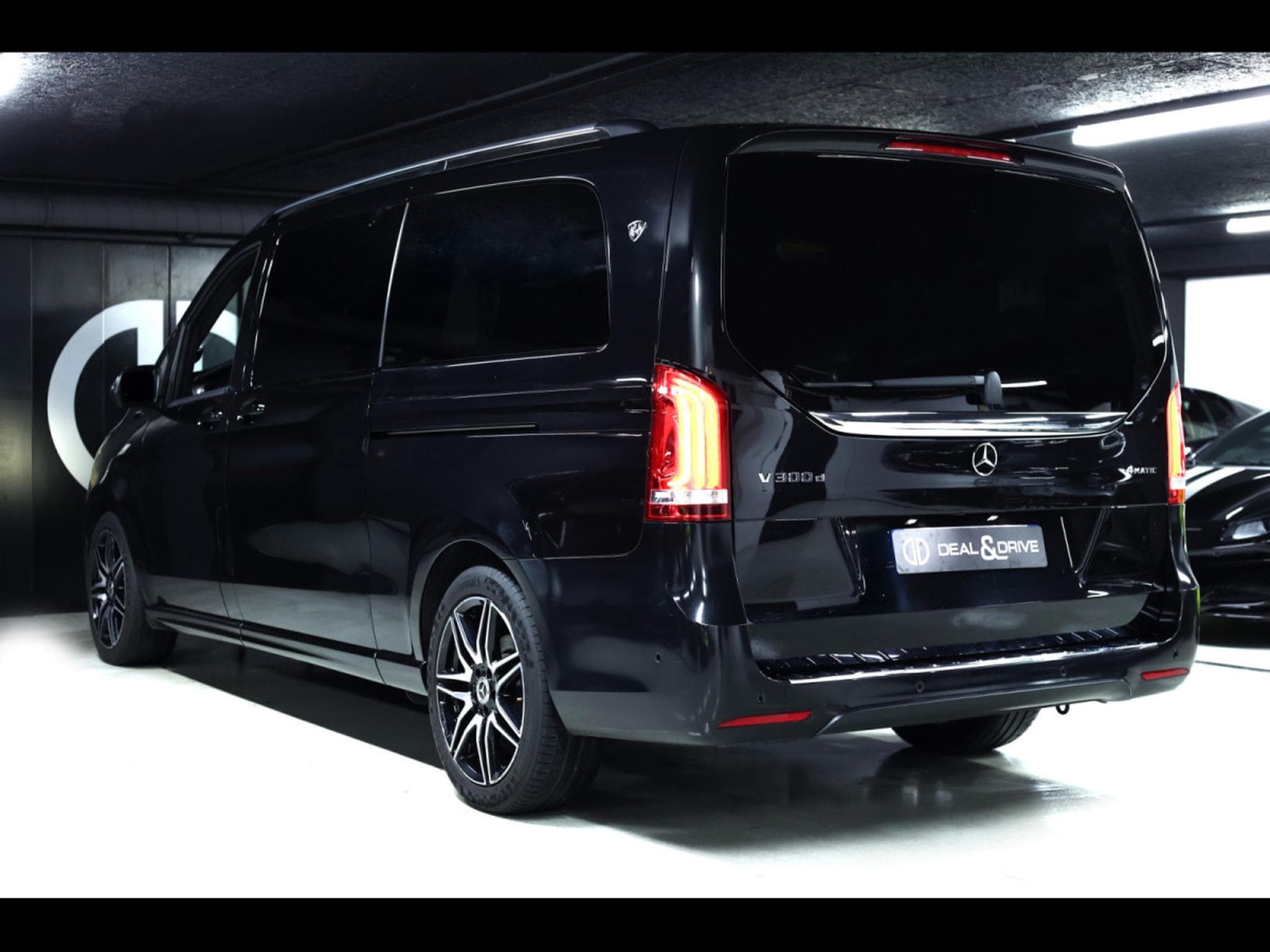 Mercedes V 300 d 4MATIC EXTRALANG AMG-LINE – MH VIP DESIGN (2021) - Photo 3