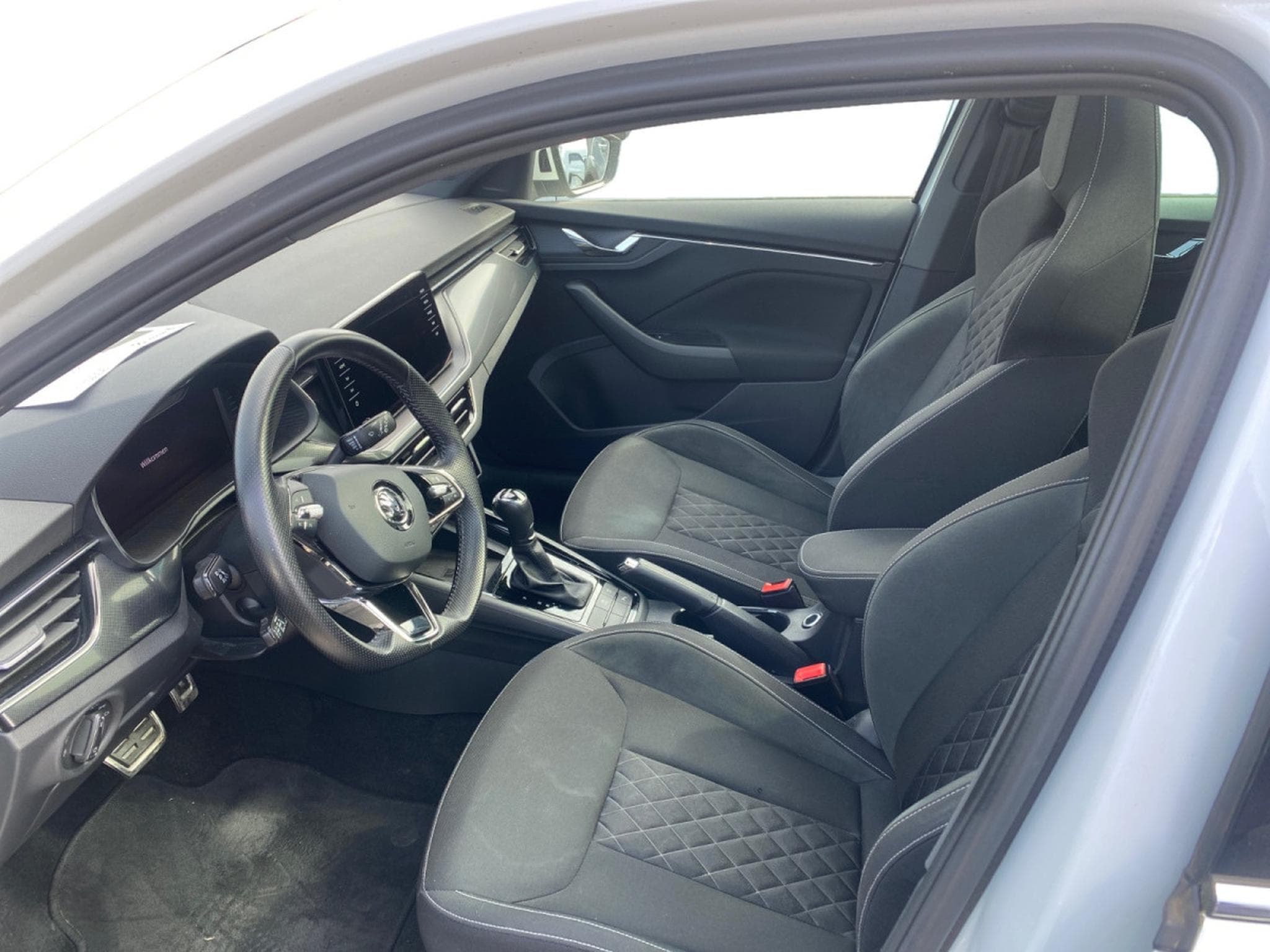 Skoda Kamiq 1.5 TSI Style DSG (2020) - Photo 5