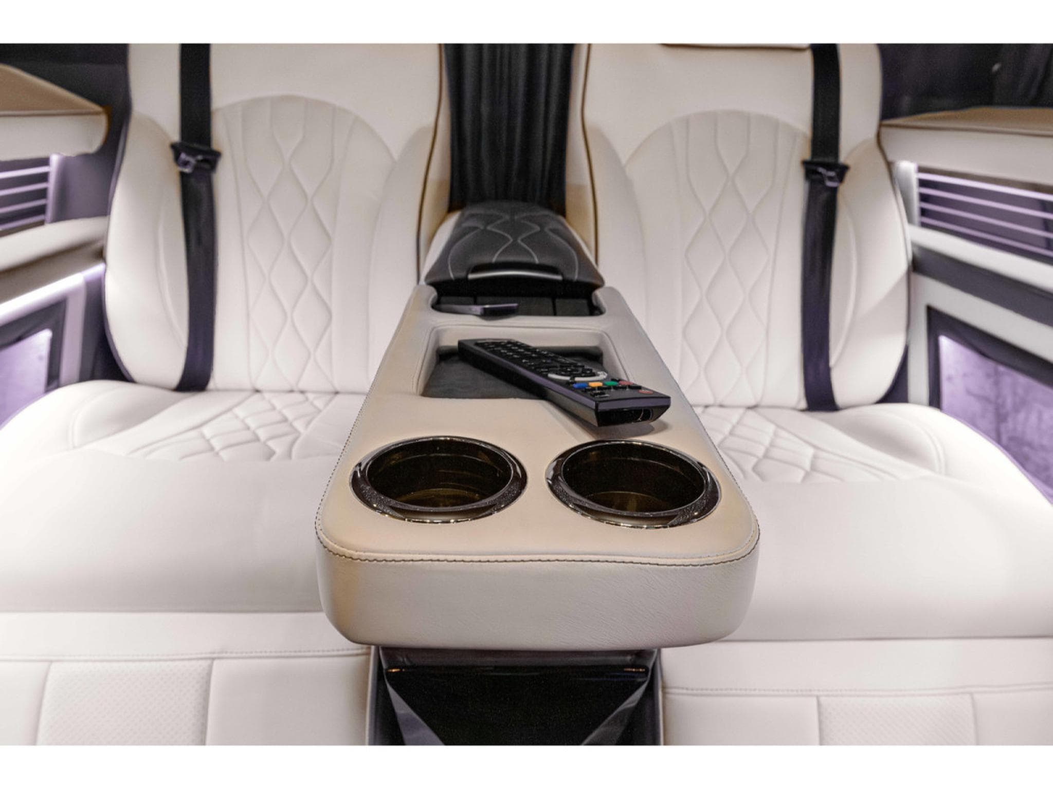 Mercedes V 300 V300 D VIP LANG MAYBACH/PANO/*FULL* (2025) - Foto 15