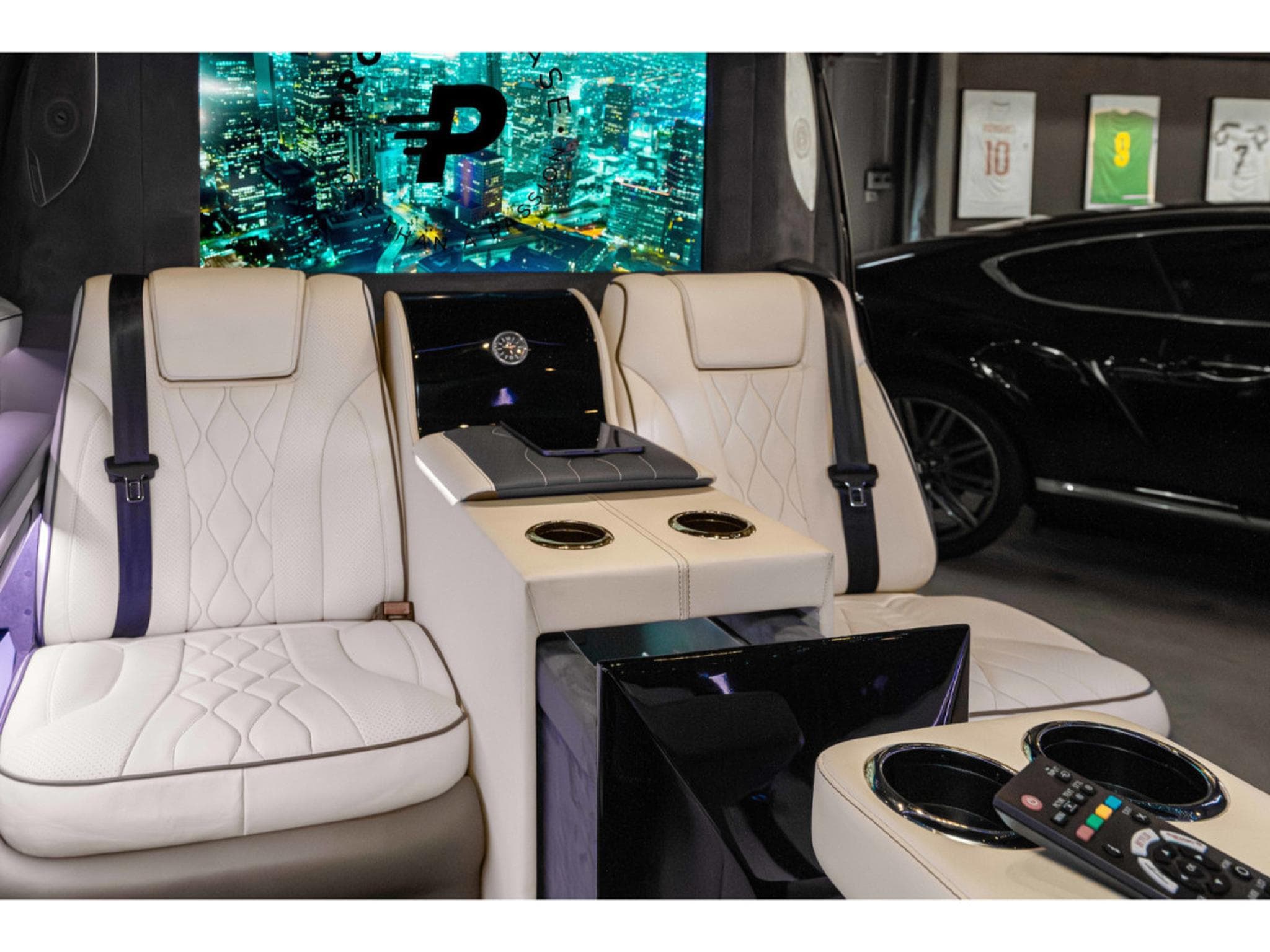 Mercedes V 300 V300 D VIP LANG MAYBACH/PANO/*FULL* (2025) - Foto 8
