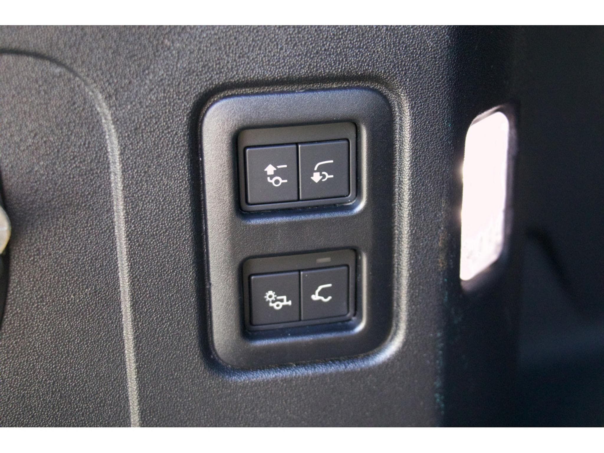 Land-Rover Defender 110 X-Dynamic HSE P400 AHK ACC Standh. 22" (2022) - Photo 10