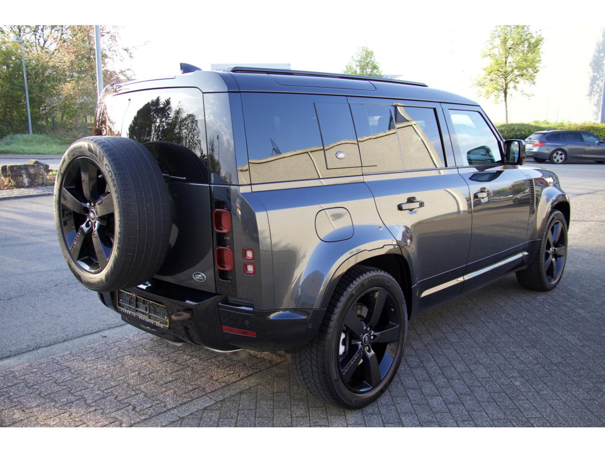 Land-Rover Defender 110 X-Dynamic HSE P400 AHK ACC Standh. 22" (2022) - Photo 4
