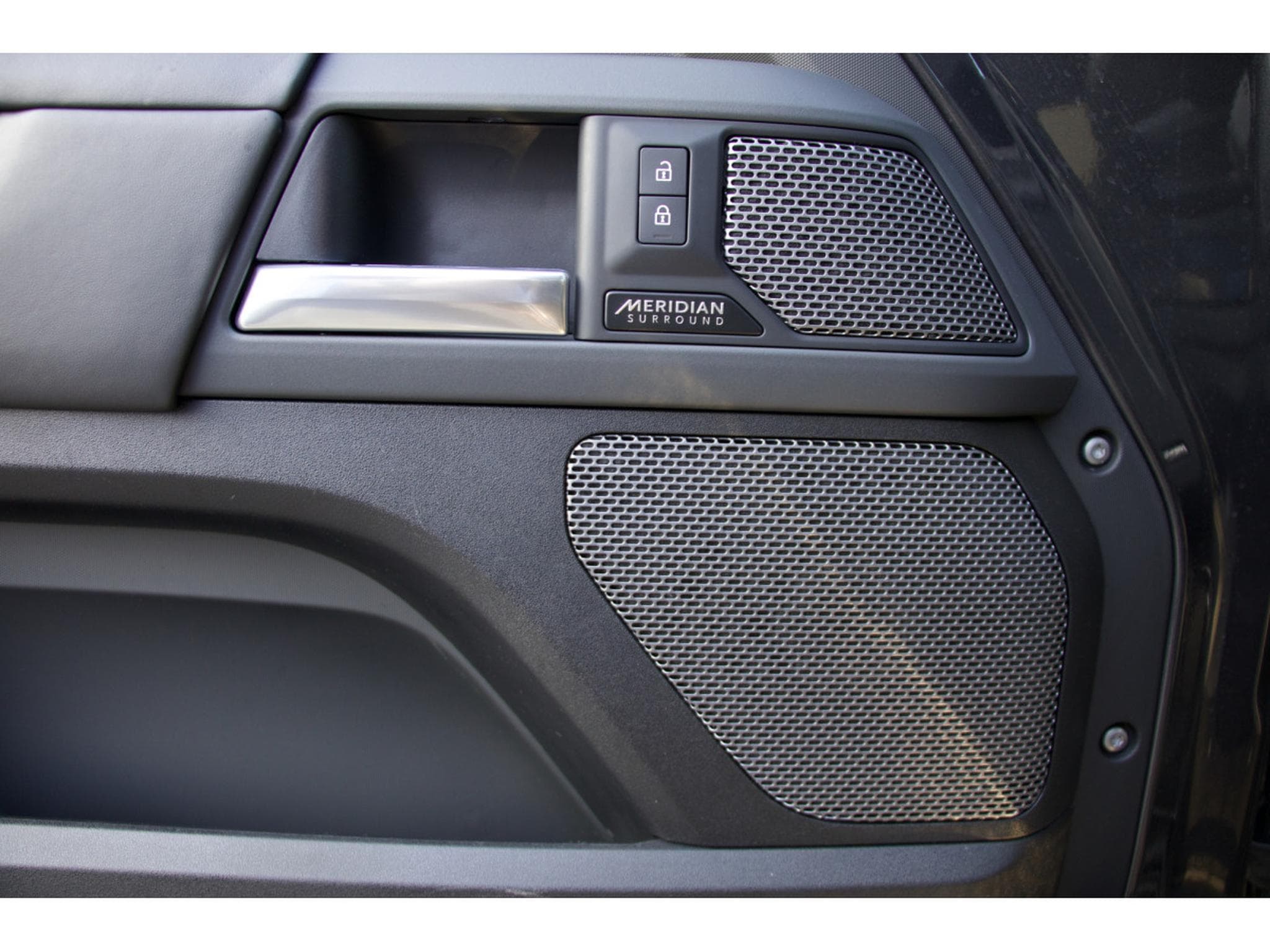 Land-Rover Defender 110 X-Dynamic HSE P400 AHK ACC Standh. 22" (2022) - Photo 9