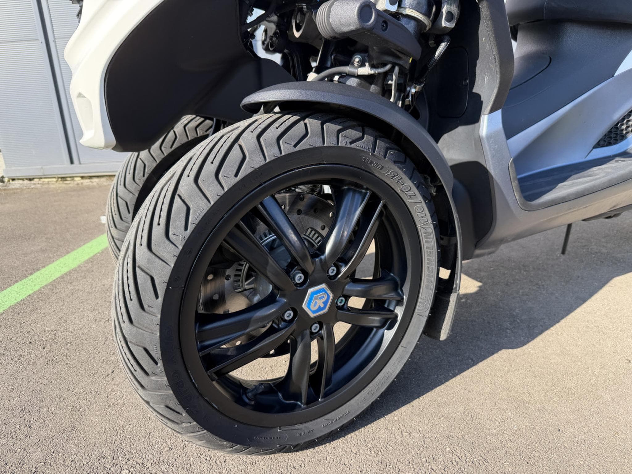 Piaggio MP3 HPE (2024) - Photo 2