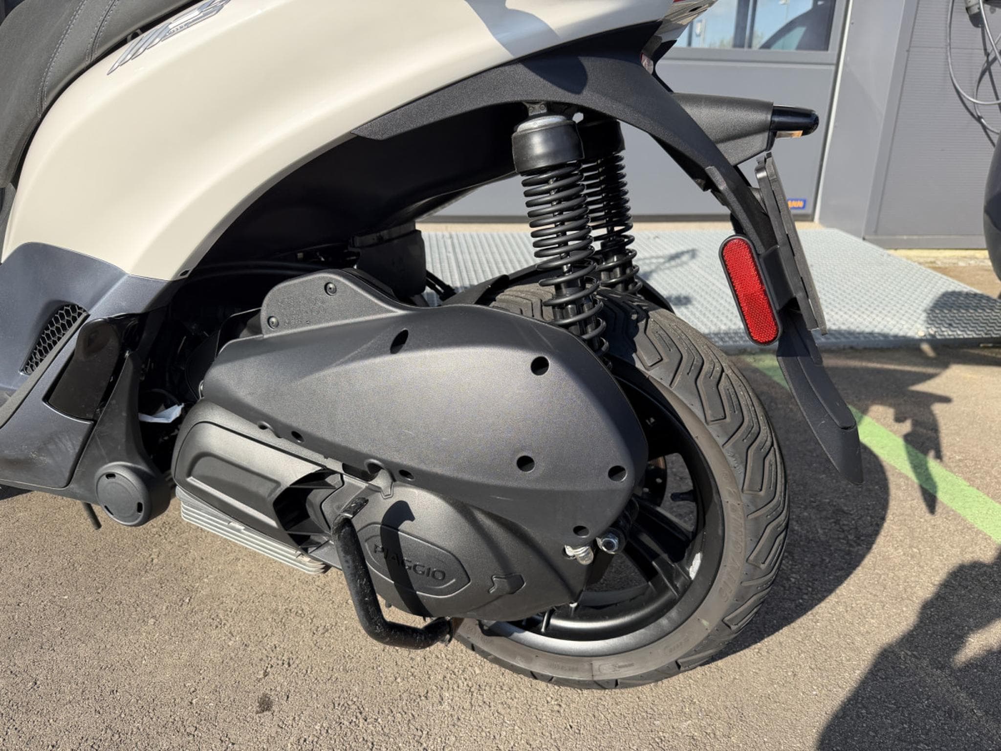 Piaggio MP3 HPE (2024) - Photo 4