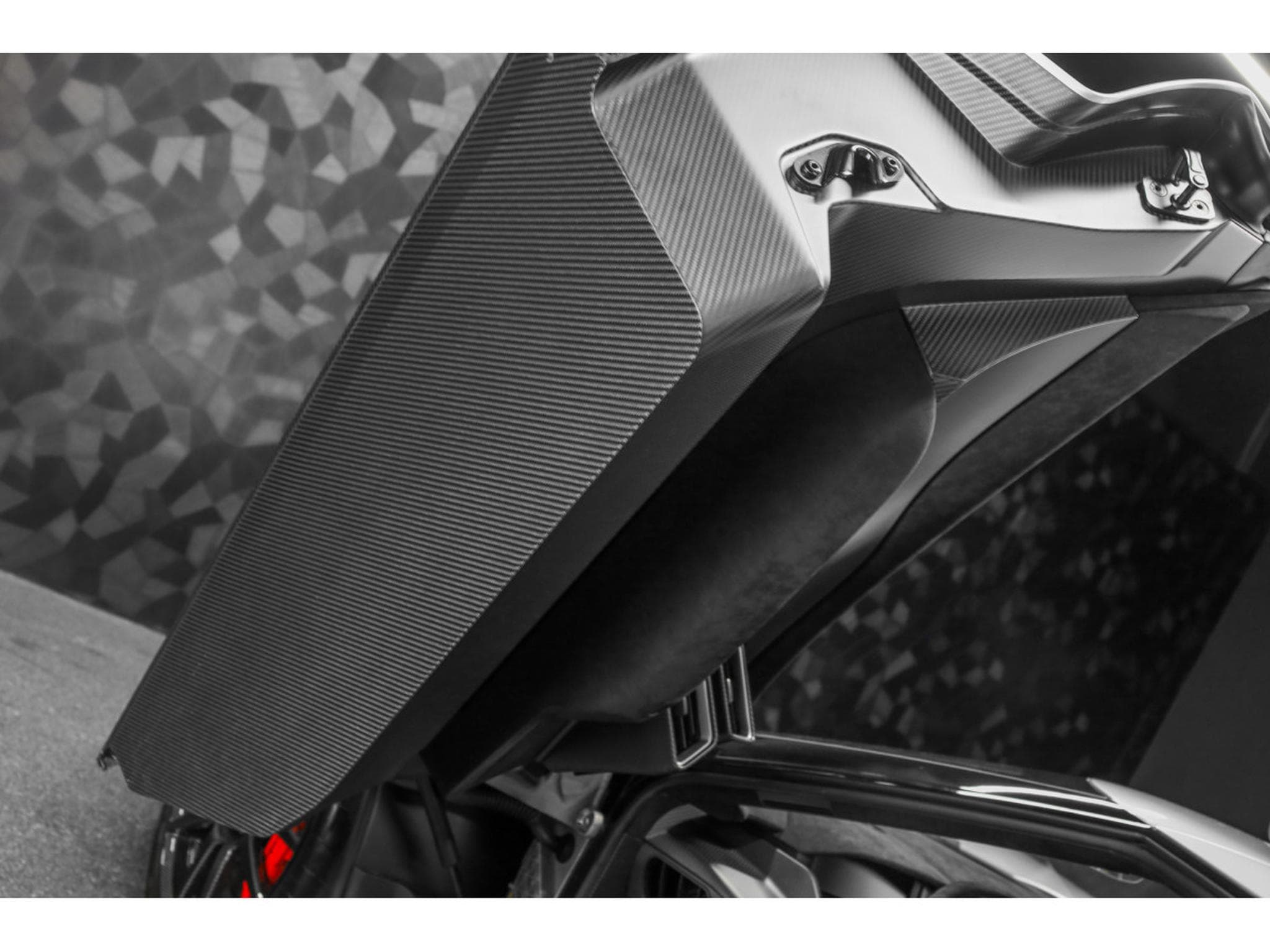 Ford AMG GT Carbon Series - Ingot Silver (2023) - Photo 27