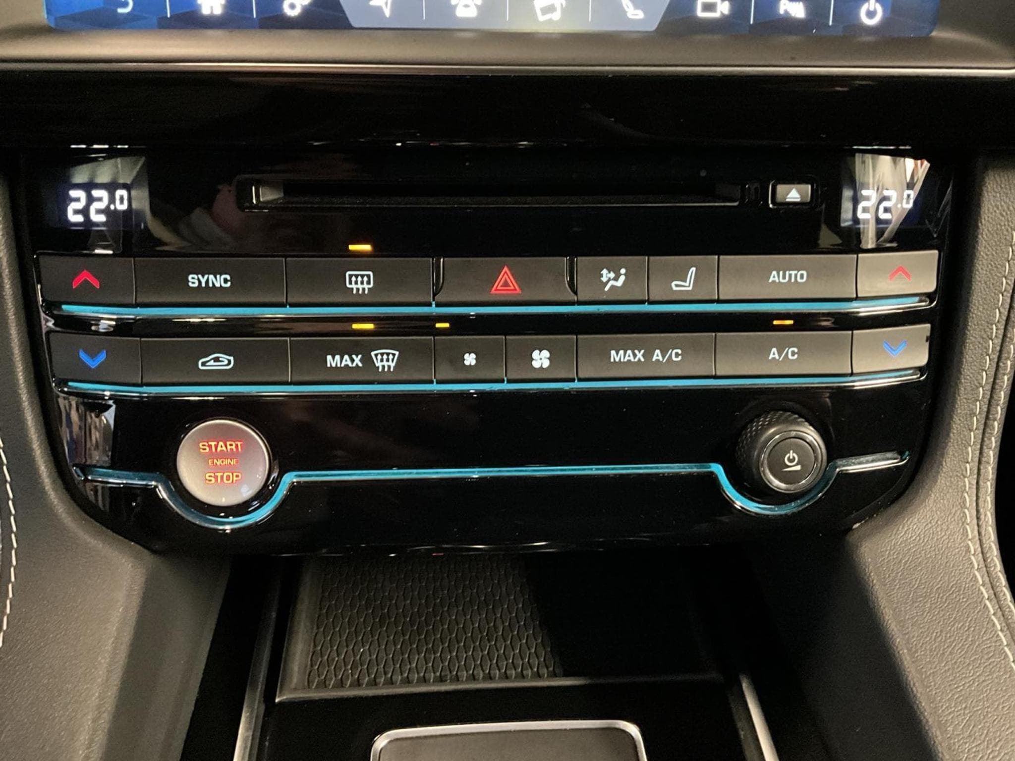 Jaguar F-Pace R-Sport+Aut+4Motion+Navi+Sound (2020) - Photo 22