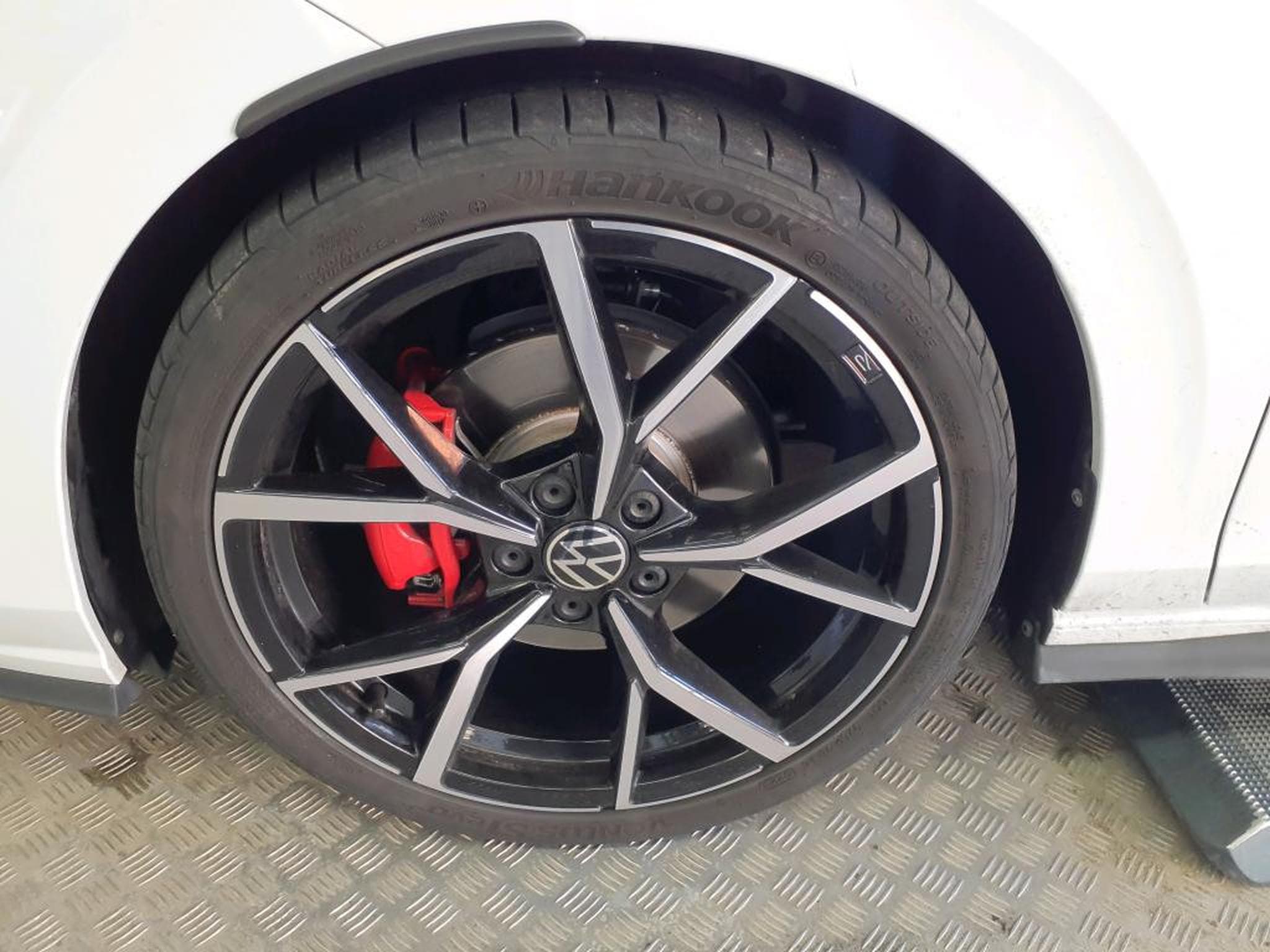 VW Golf GTD 2.0 TDI DSG7 200 CV *PANO* MATRIX * HARMAN * (2023) - Foto 18