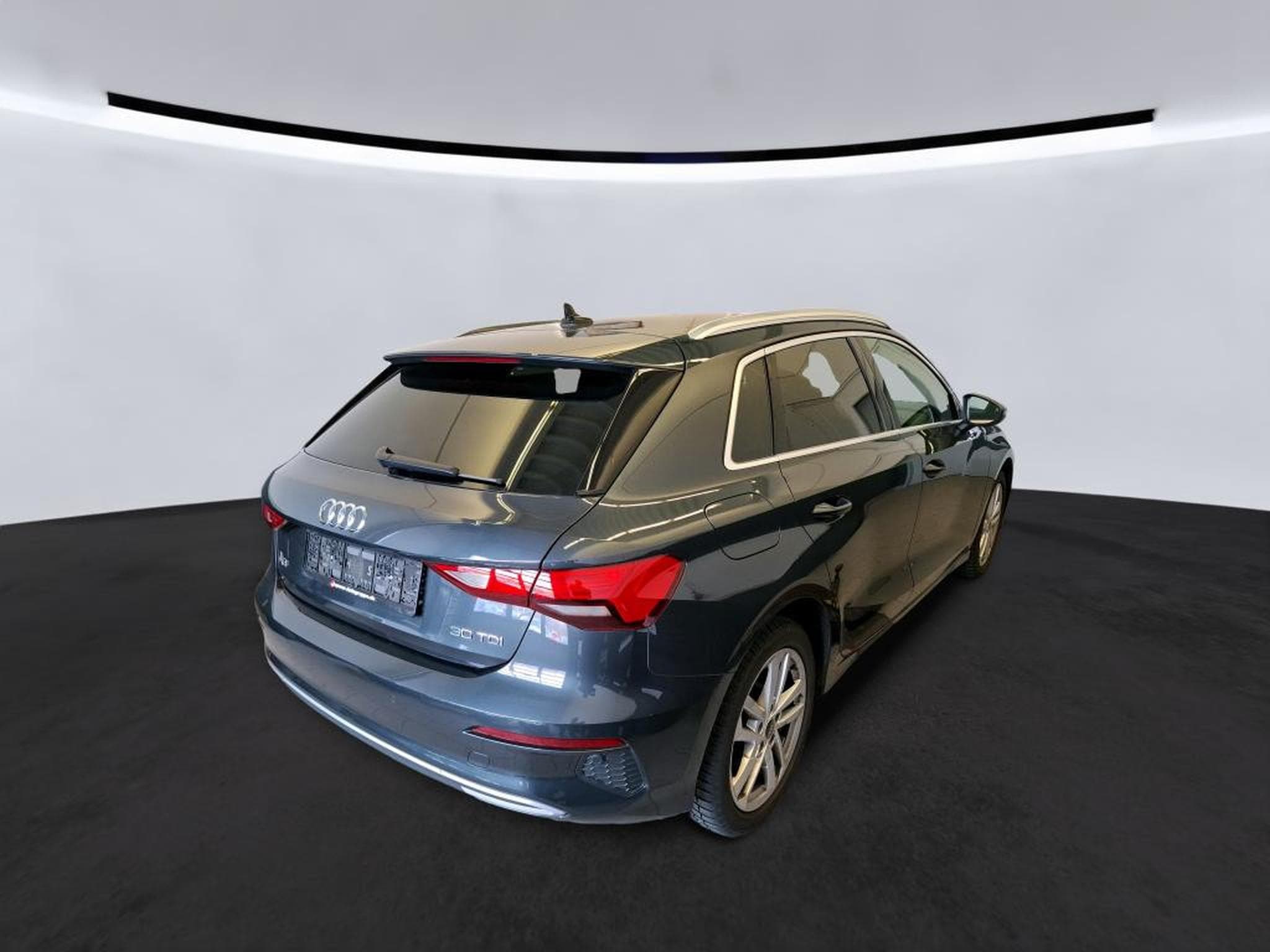 Audi A3 Sportback Advanced 2.0 30 TDI 115 CV *ATTELAGE* *MEPLAT* GAR (2023) - Foto 5