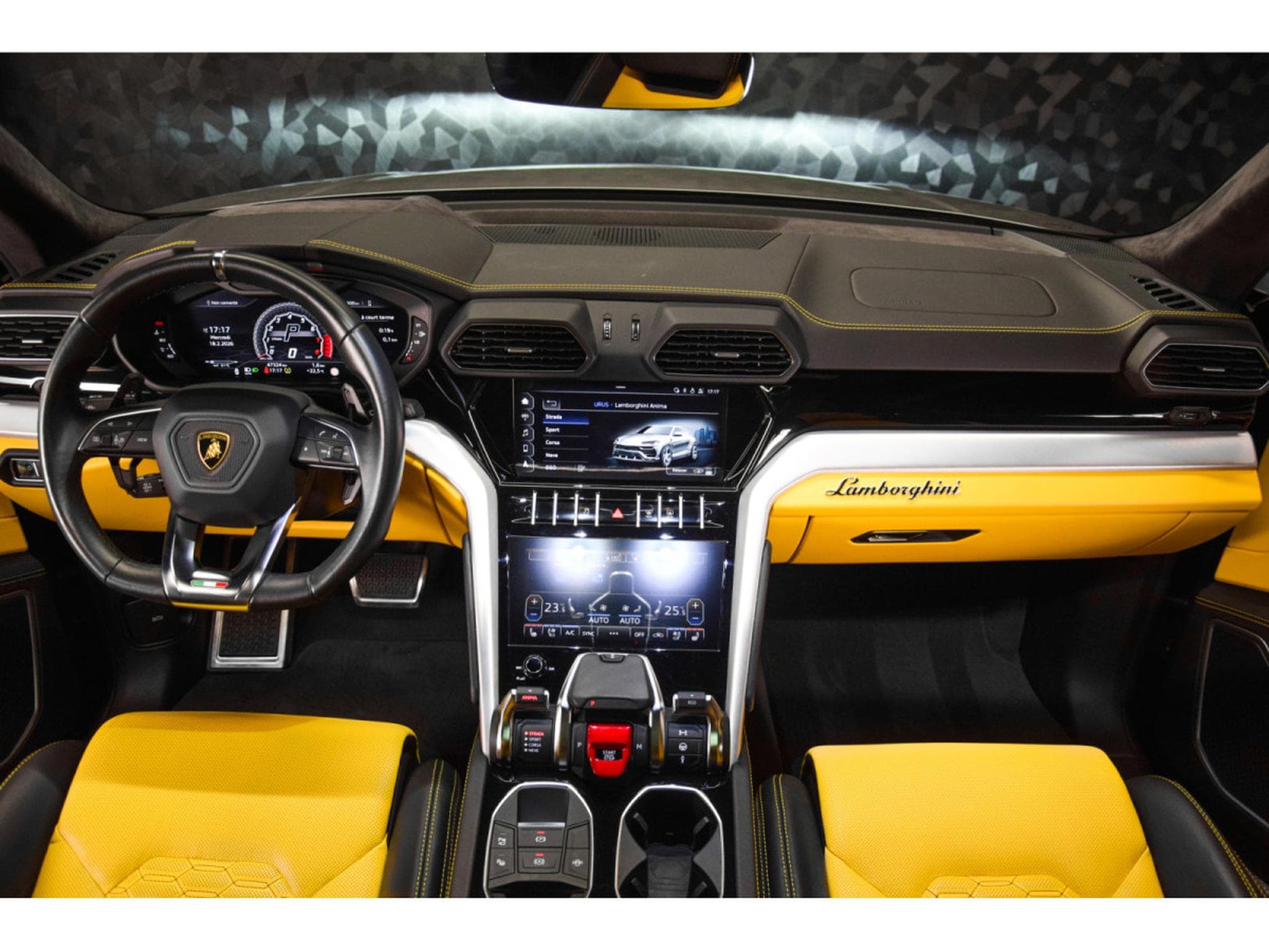 Lamborghini Urus V8 - GRIGIO KERES / GIALLO (2022) - Photo 18