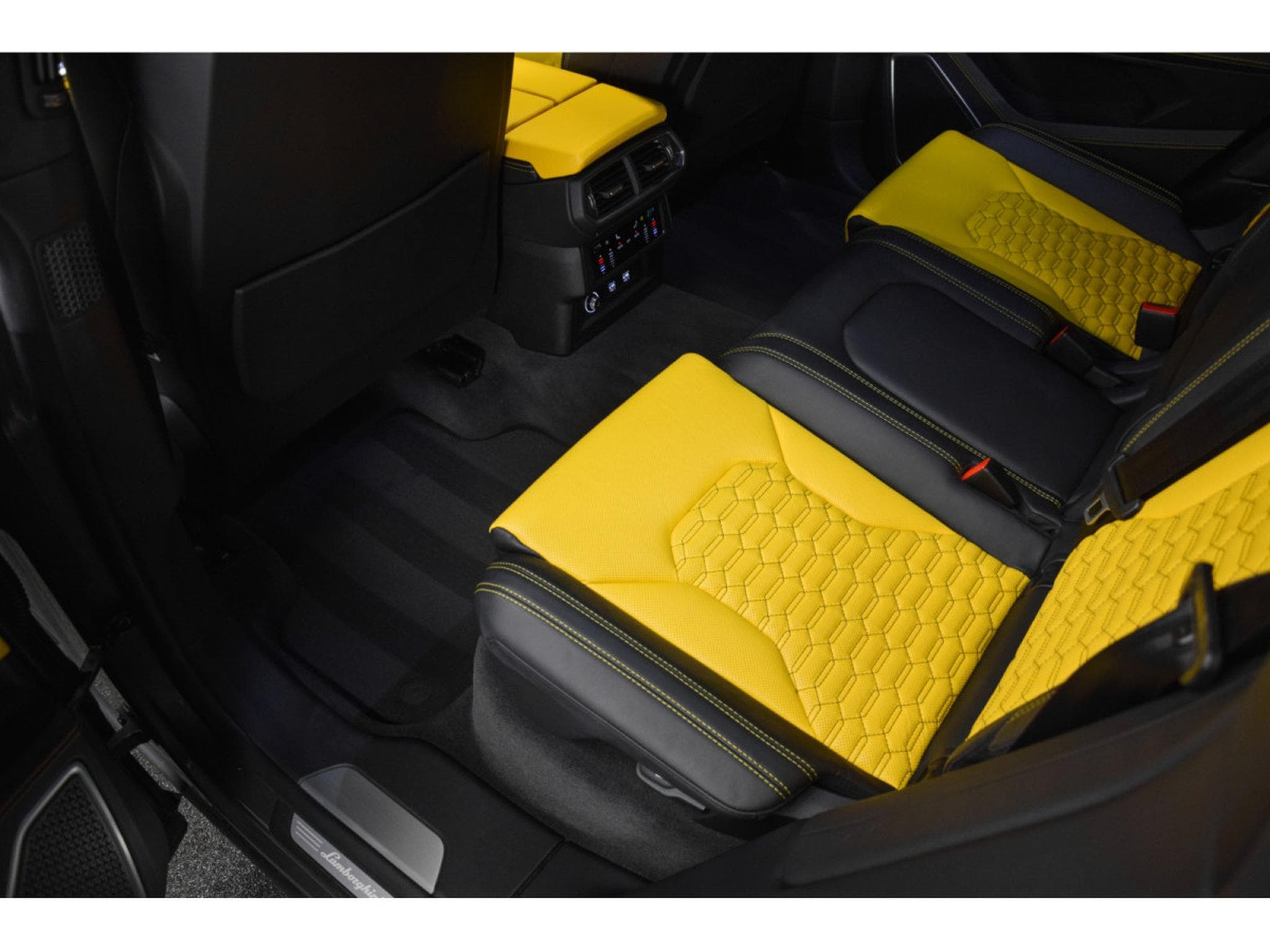 Lamborghini Urus V8 - GRIGIO KERES / GIALLO (2022) - Photo 23