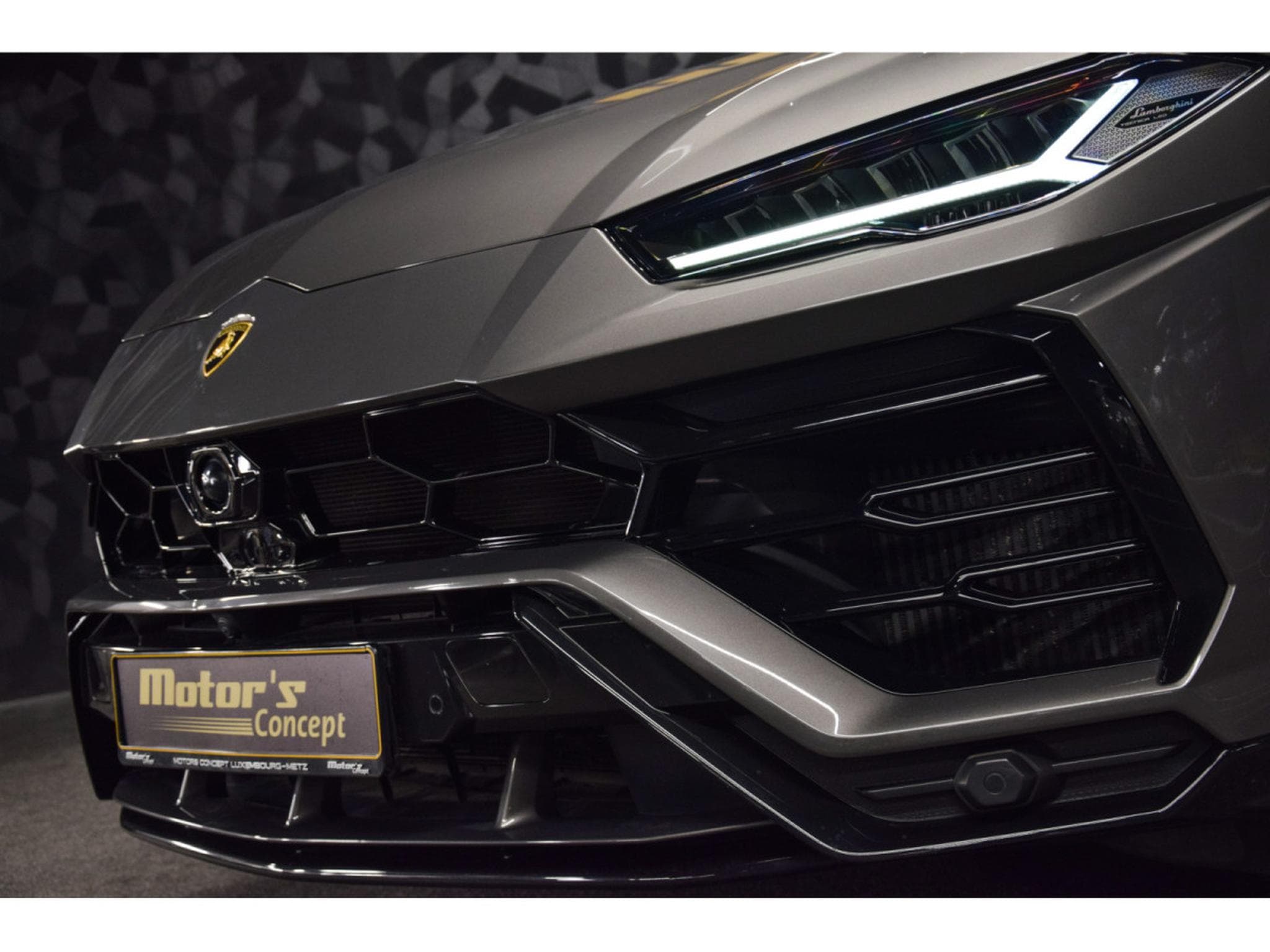 Lamborghini Urus V8 - GRIGIO KERES / GIALLO (2022) - Photo 26