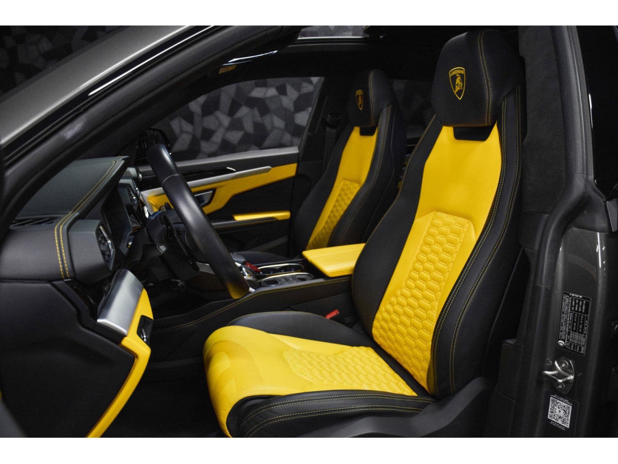 Lamborghini Urus V8 - GRIGIO KERES / GIALLO (2022) - Photo 9